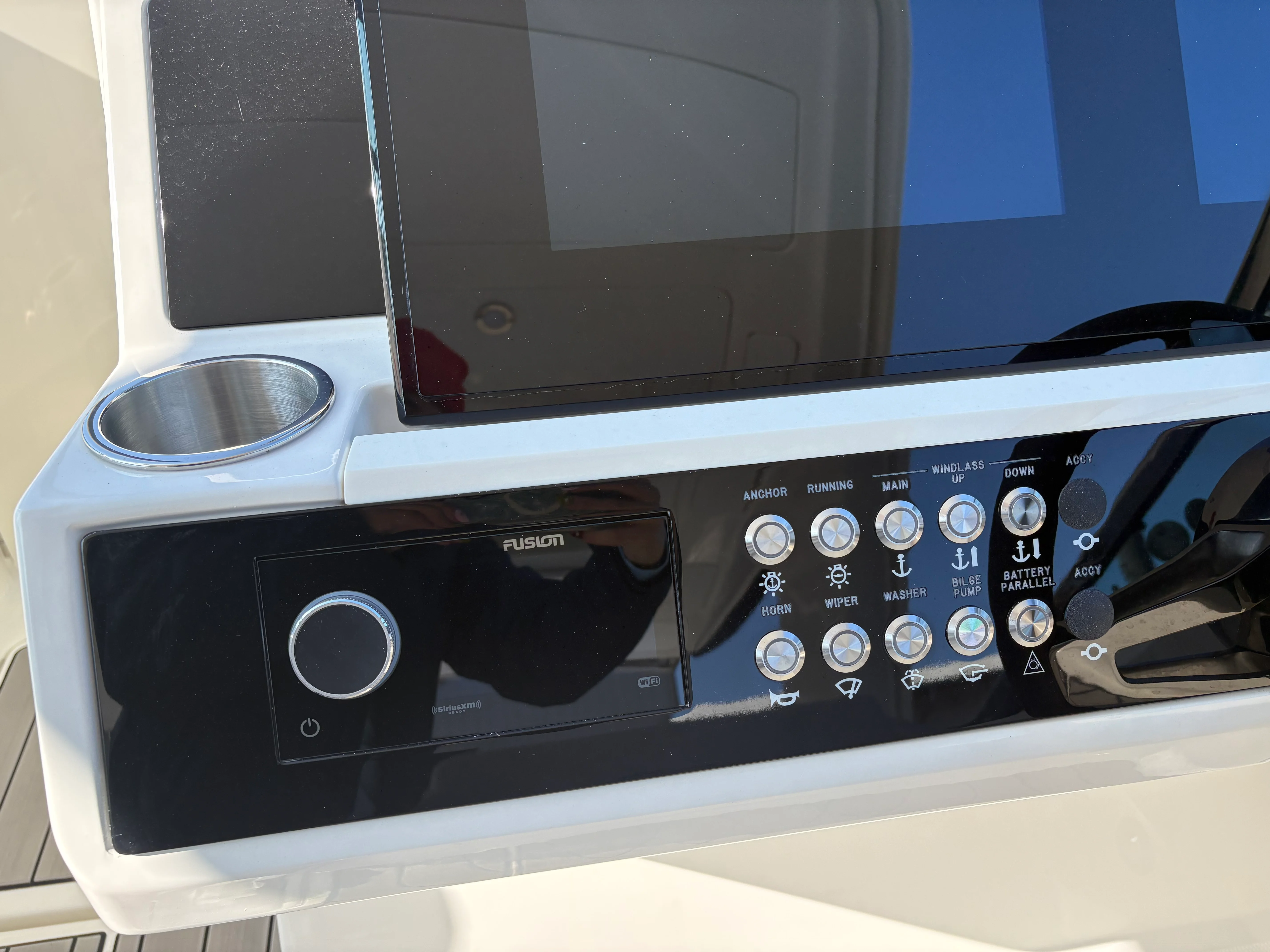 2026 Sea Ray SLX 350 Outboard Image Thumbnail #34