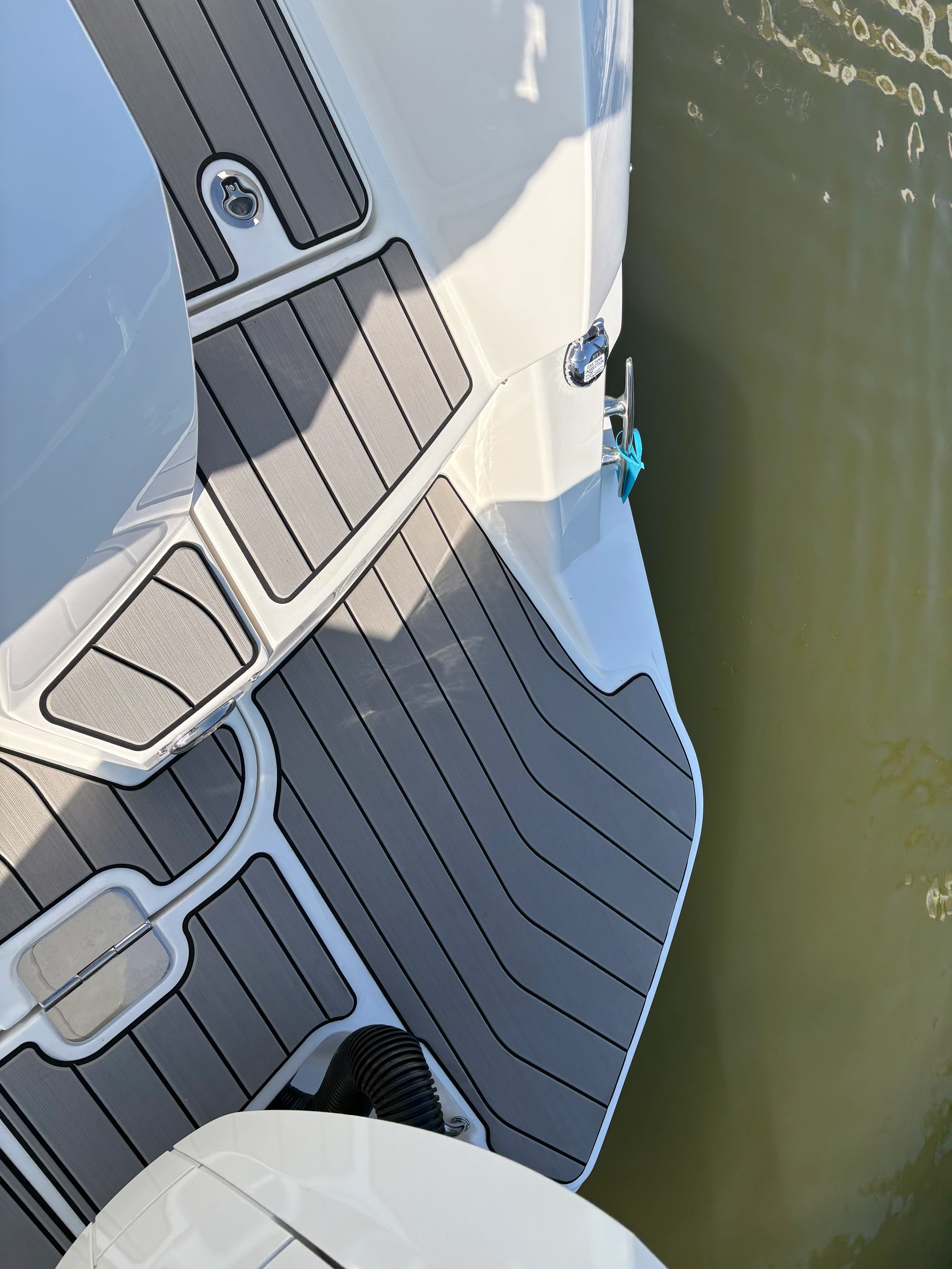 2026 Sea Ray SLX 350 Outboard Image Thumbnail #12