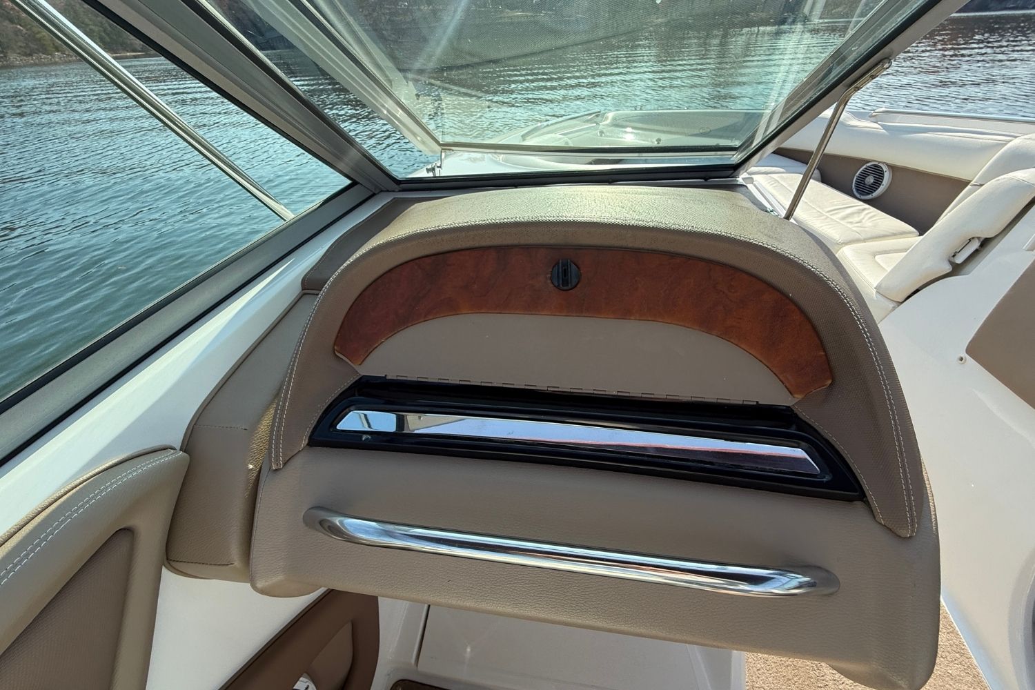 2008 Cobalt 252 Image Thumbnail #36