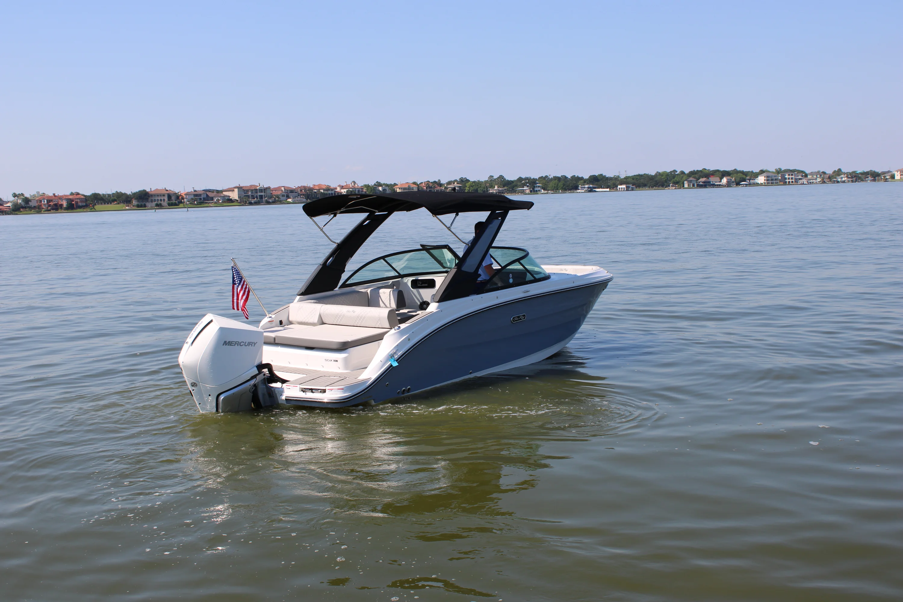 2026 Sea Ray SDX 230 Outboard Image Thumbnail #8