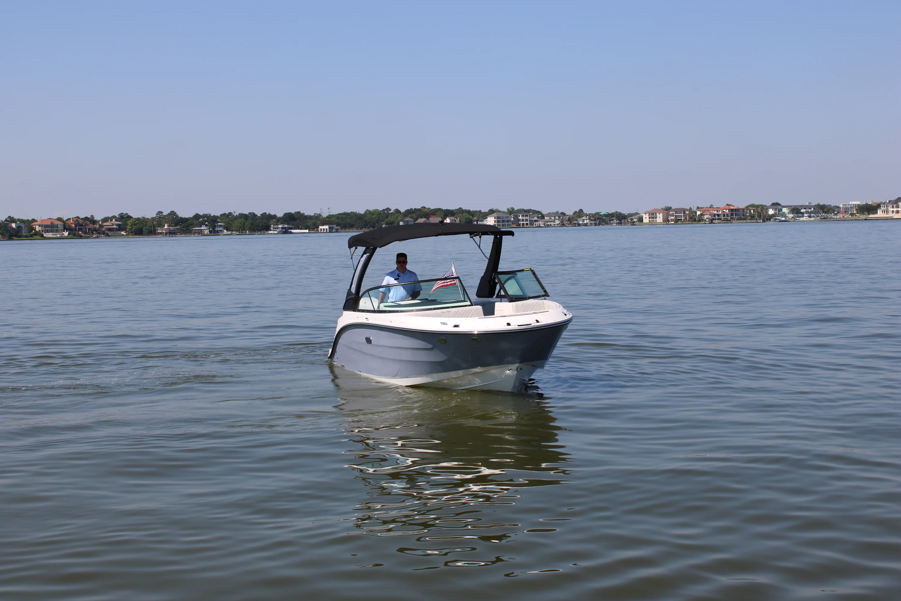 2026 Sea Ray SDX 230 Outboard Image Thumbnail #16