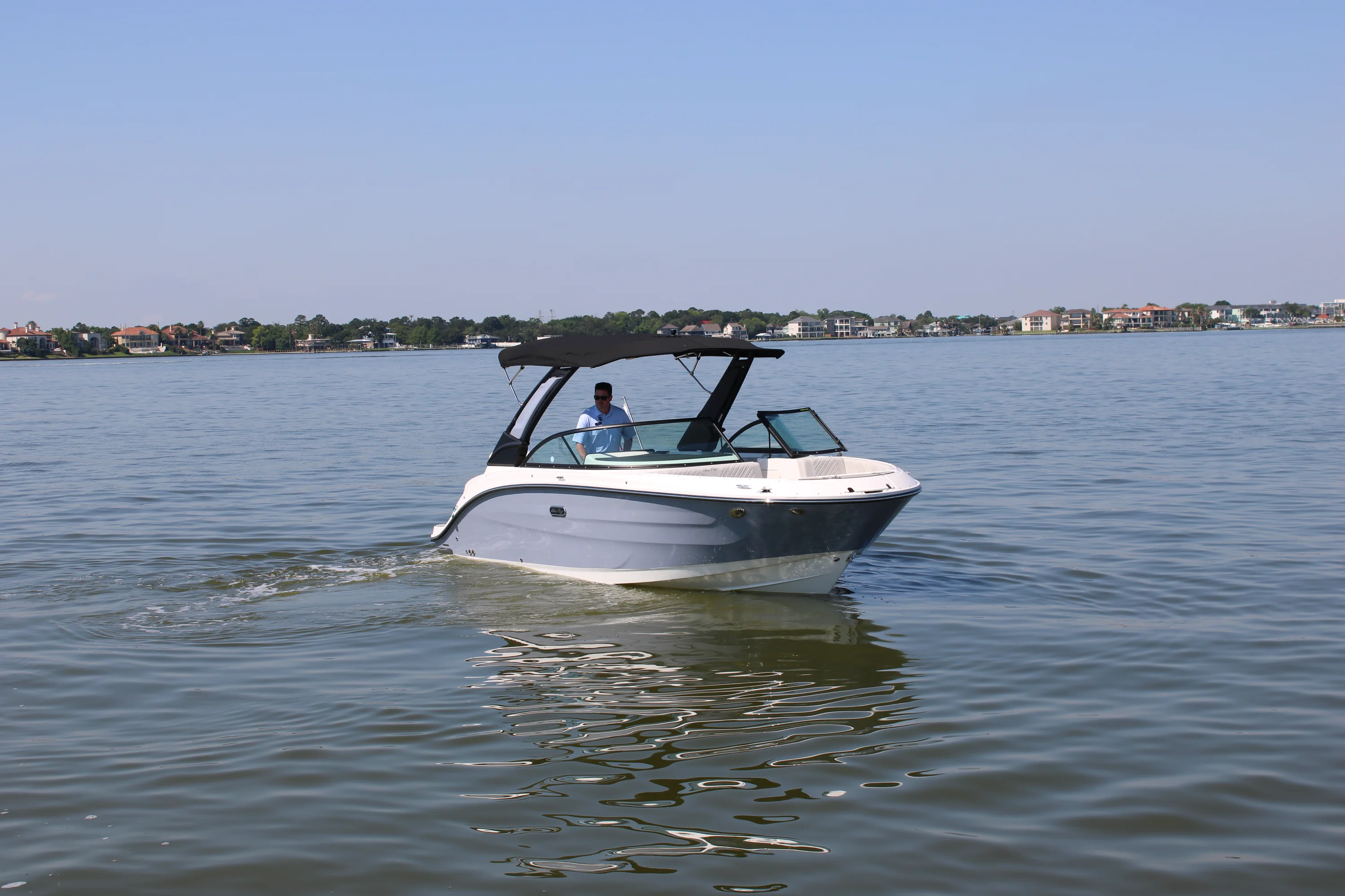 2026 Sea Ray SDX 230 Outboard Image Thumbnail #14