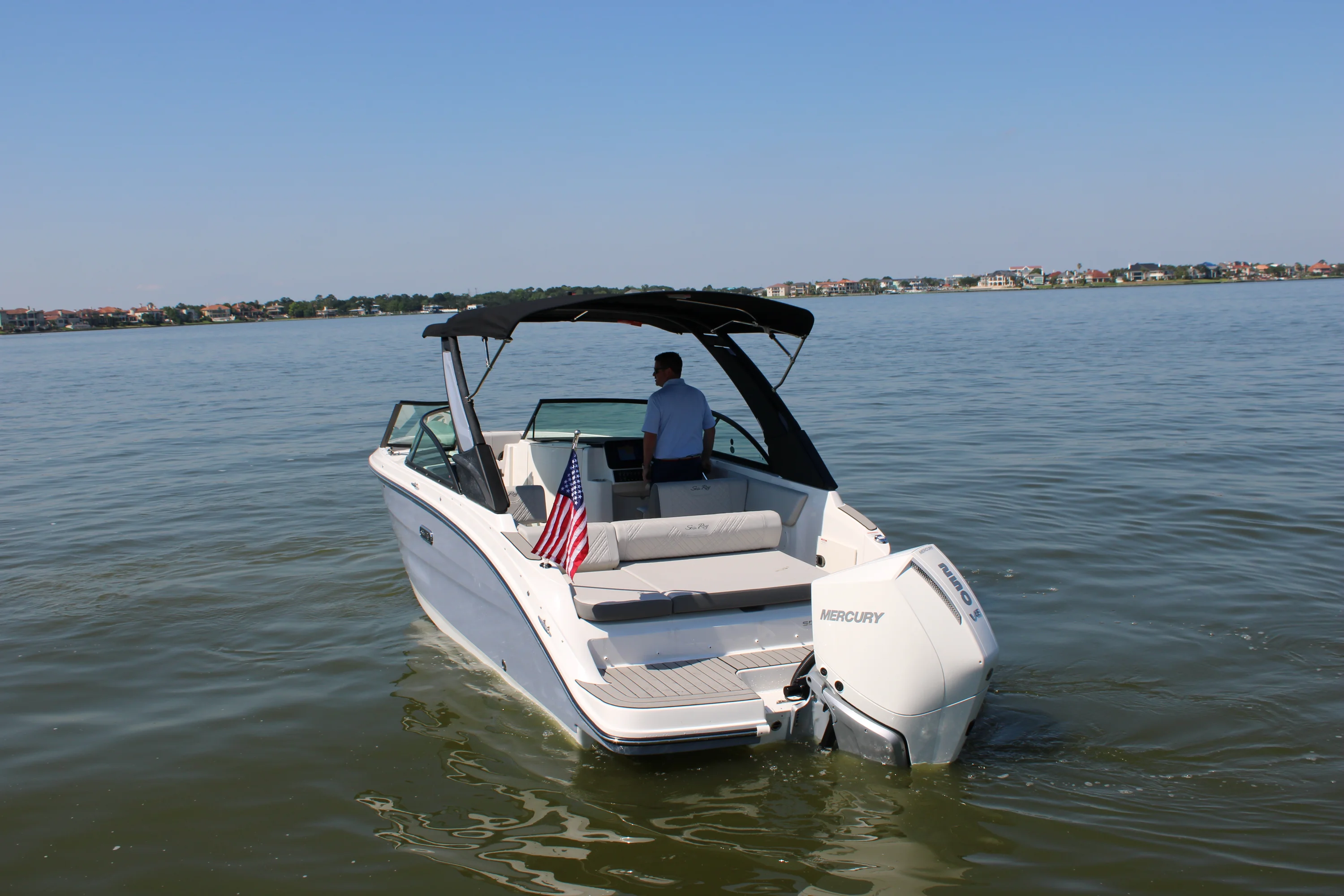 2026 Sea Ray SDX 230 Outboard Image Thumbnail #3