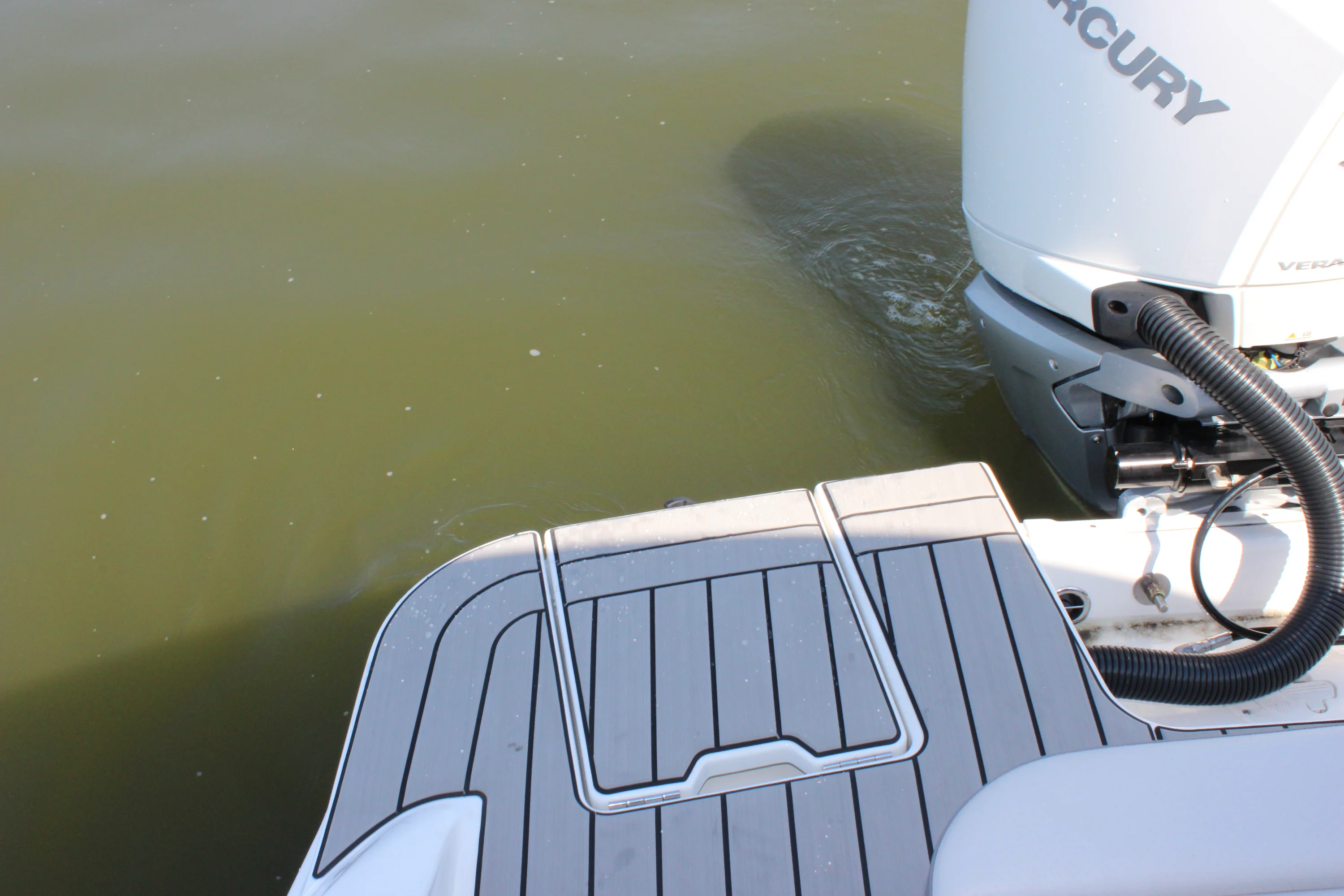 2026 Sea Ray SDX 230 Outboard Image Thumbnail #57