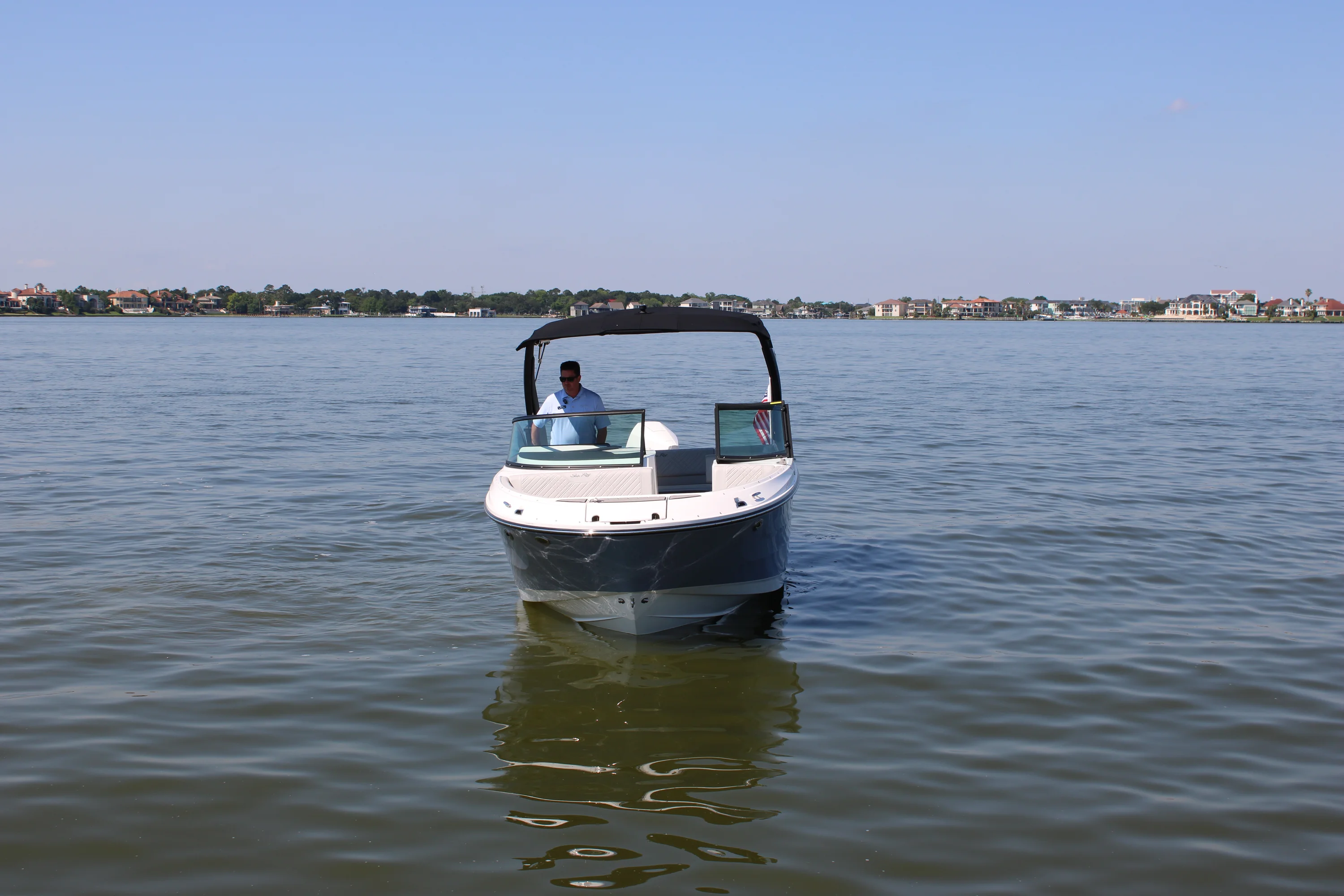 2026 Sea Ray SDX 230 Outboard Image Thumbnail #18
