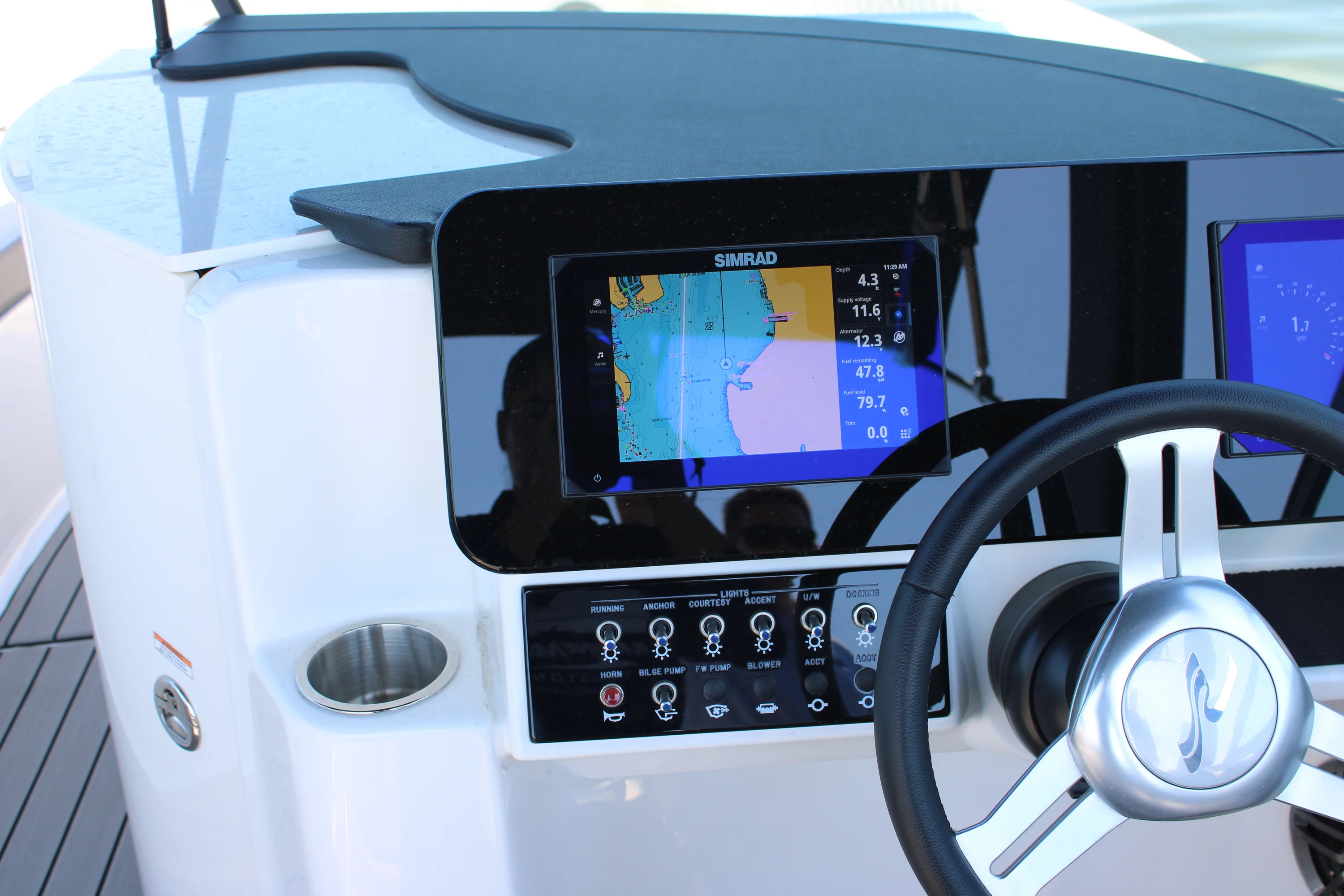 2026 Sea Ray SDX 230 Outboard Image Thumbnail #33