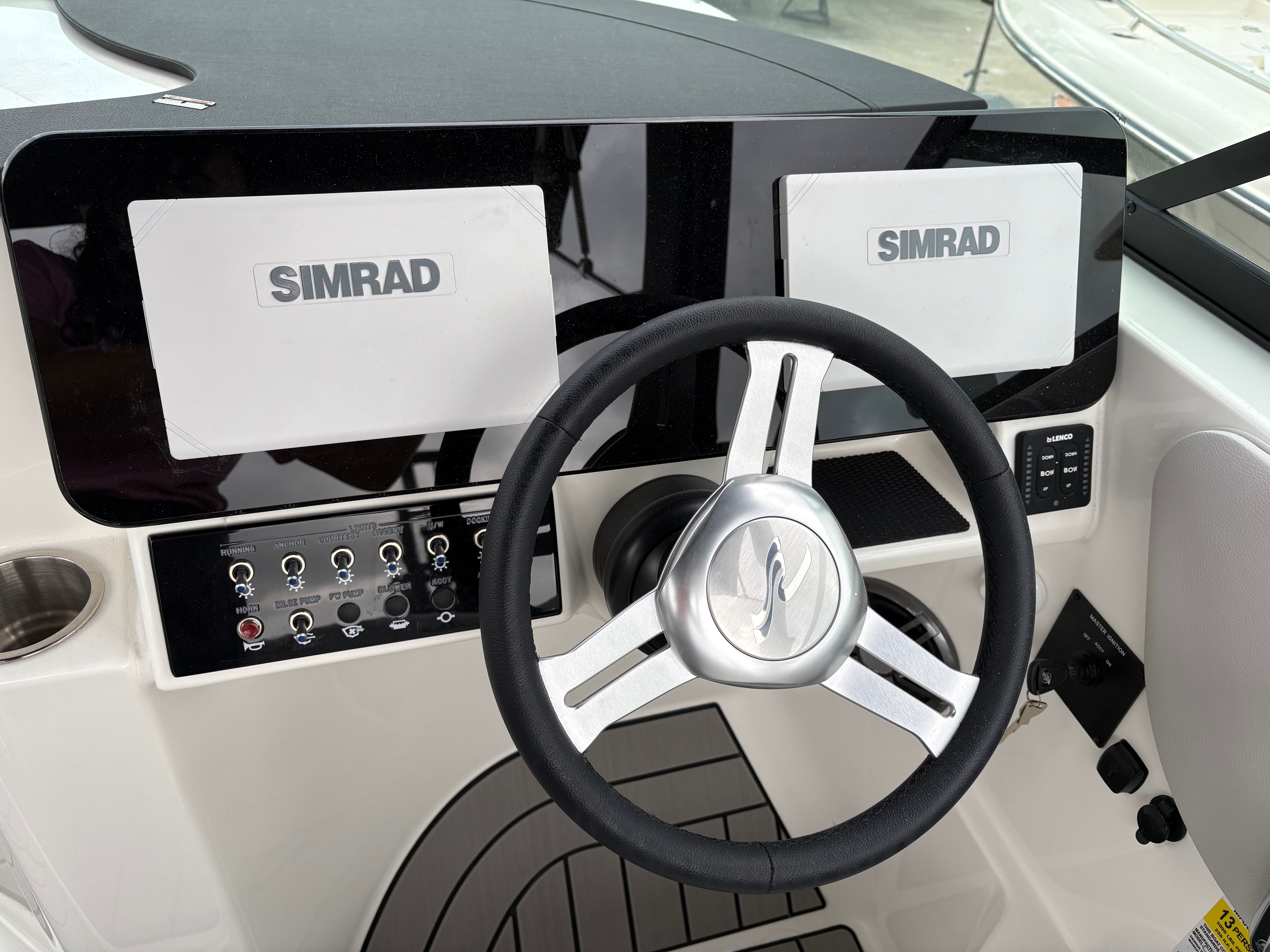 2026 Sea Ray SDX 230 Outboard Image Thumbnail #13