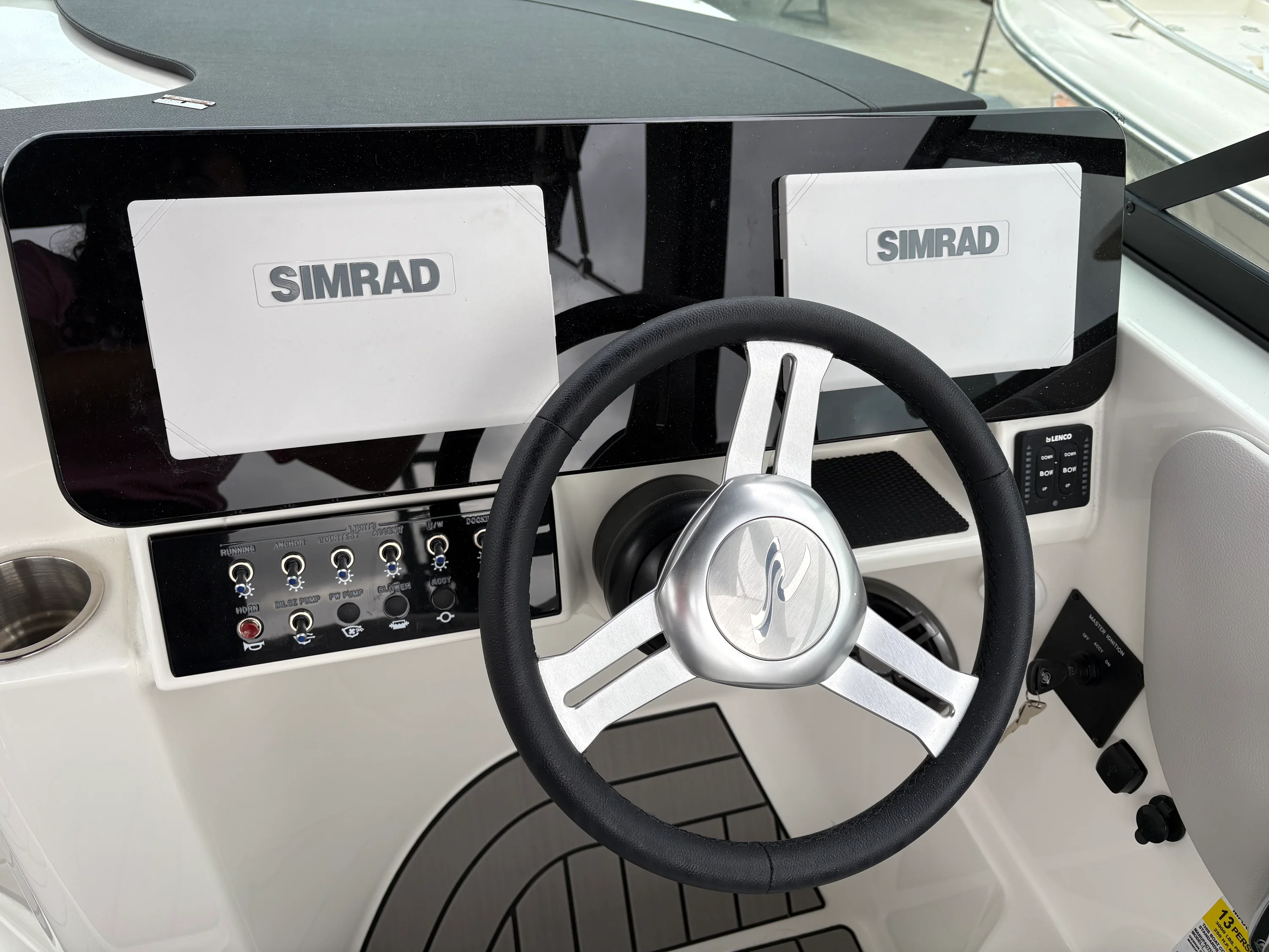 2026 Sea Ray SDX 230 Outboard Image Thumbnail #13