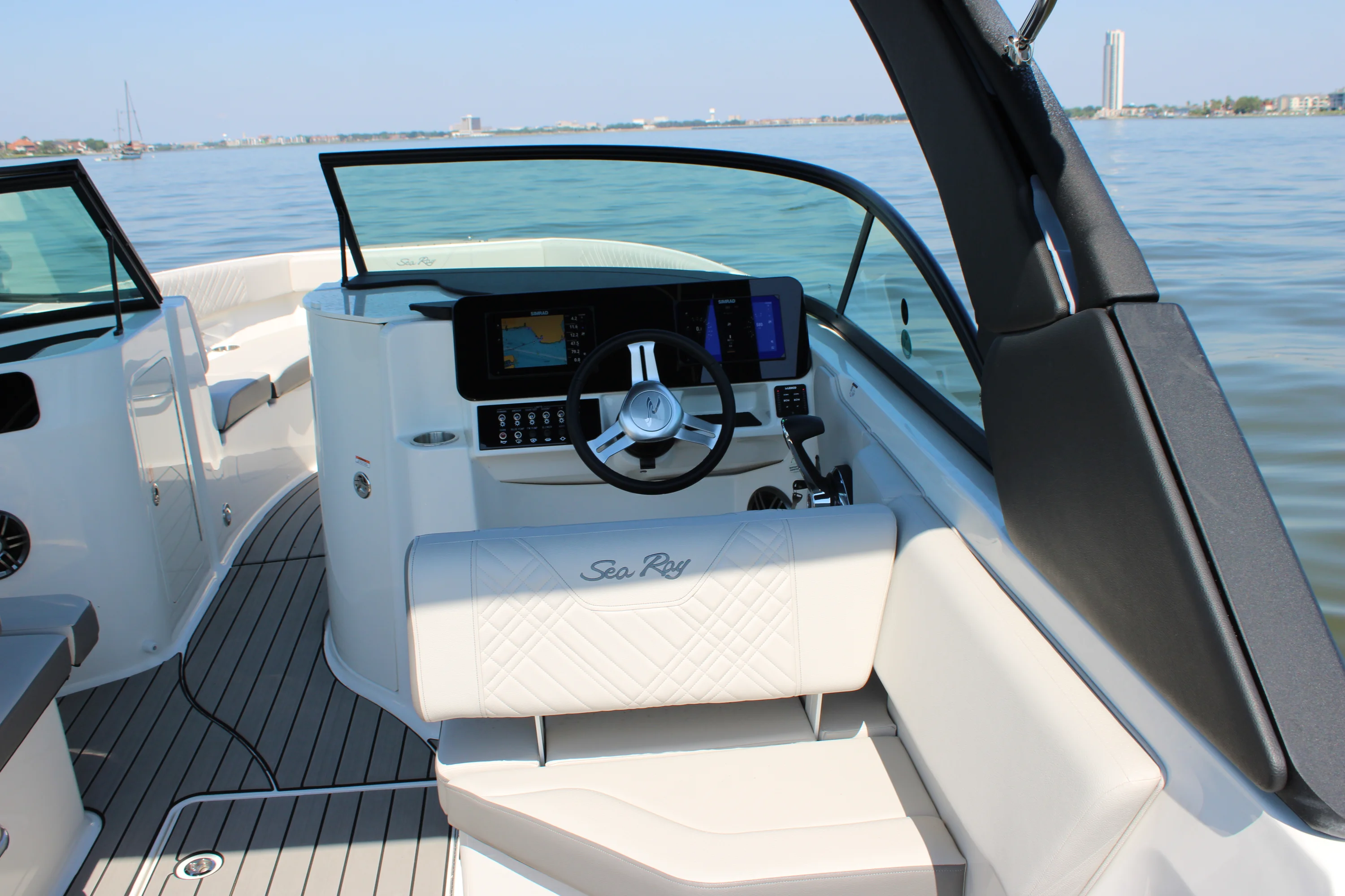 2026 Sea Ray SDX 230 Outboard Image Thumbnail #44
