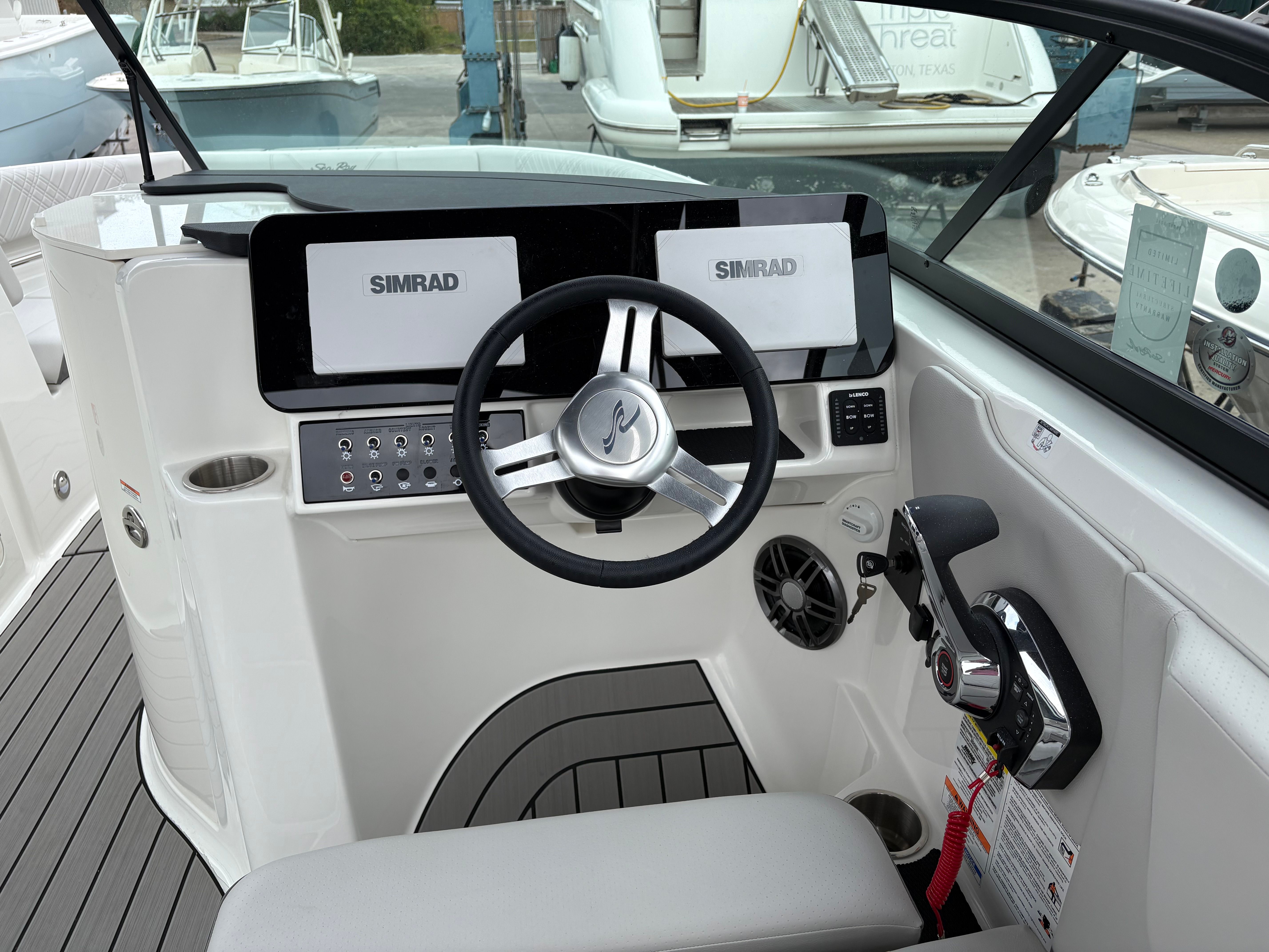 2026 Sea Ray SDX 230 Outboard Image Thumbnail #8