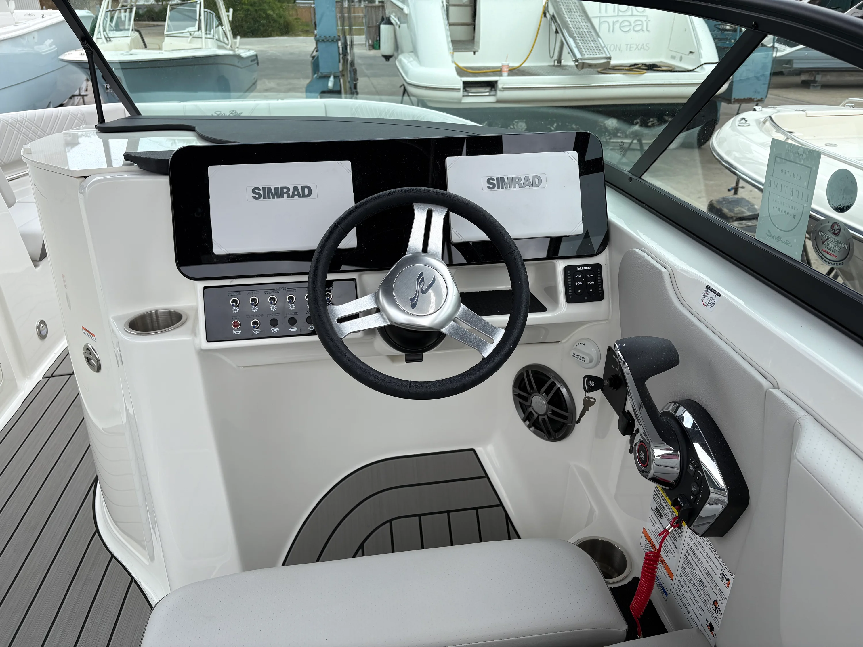 2026 Sea Ray SDX 230 Outboard Image Thumbnail #8