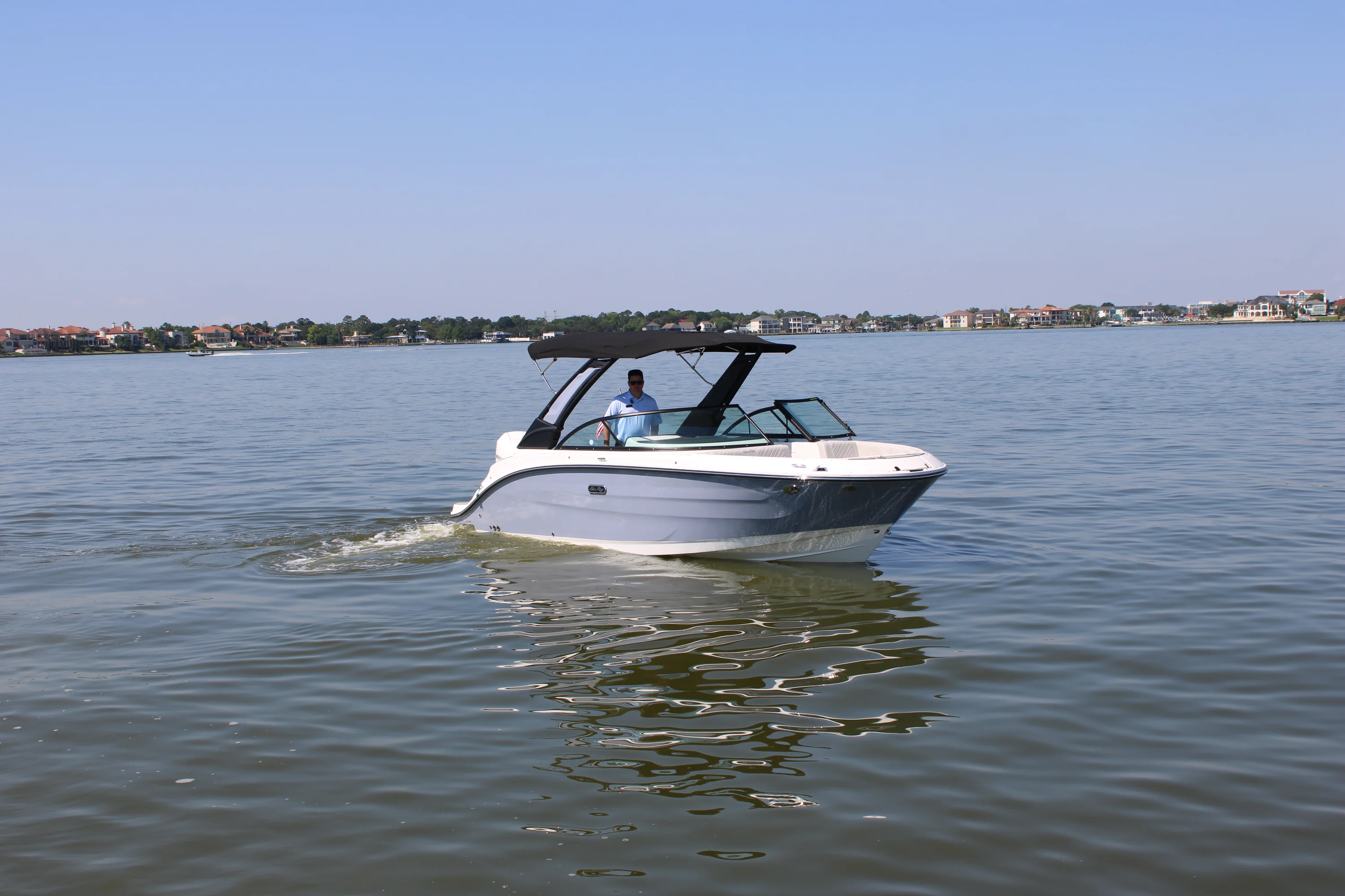 2026 Sea Ray SDX 230 Outboard Image Thumbnail #13