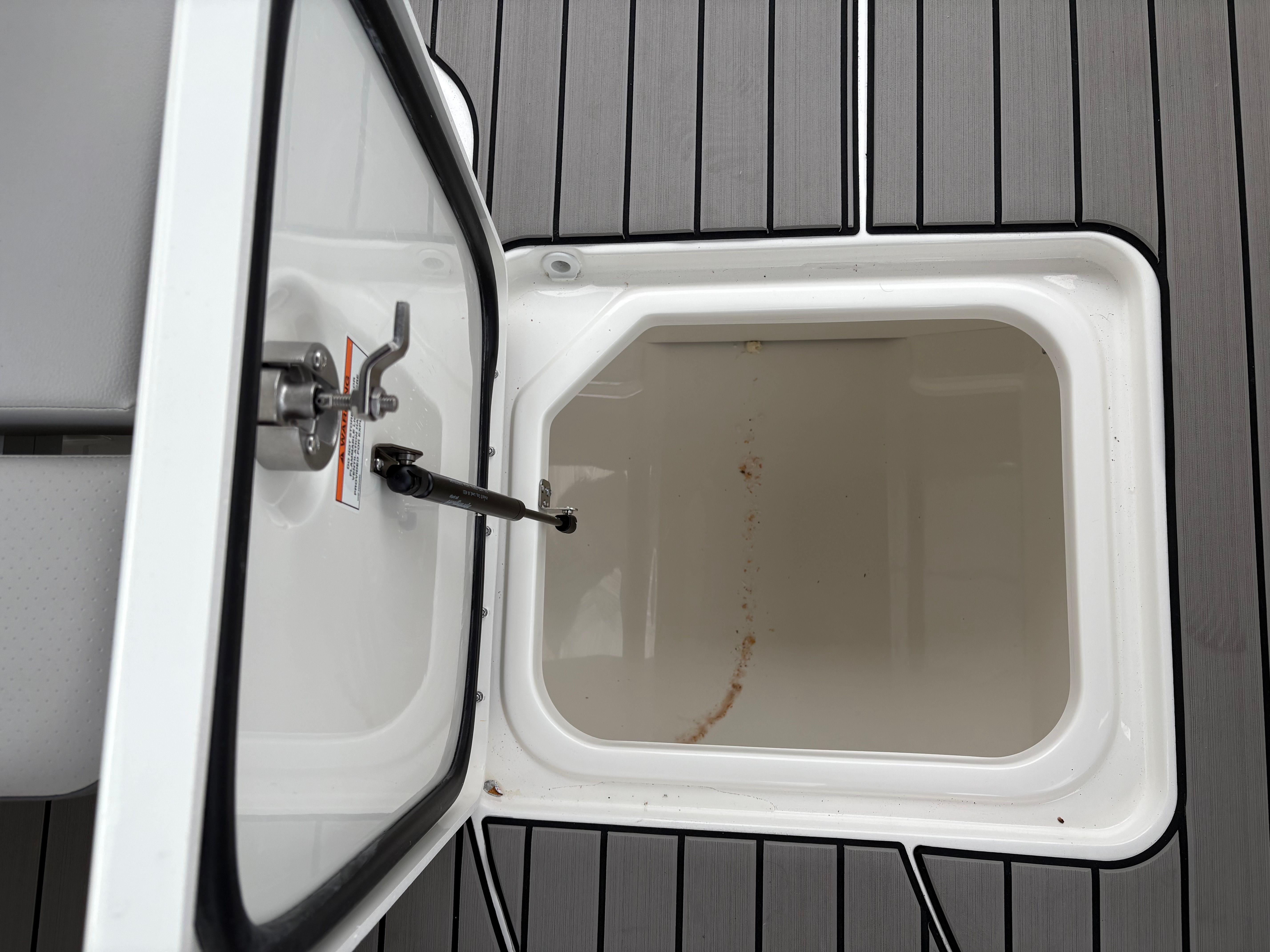 2026 Sea Ray SDX 230 Outboard Image Thumbnail #24