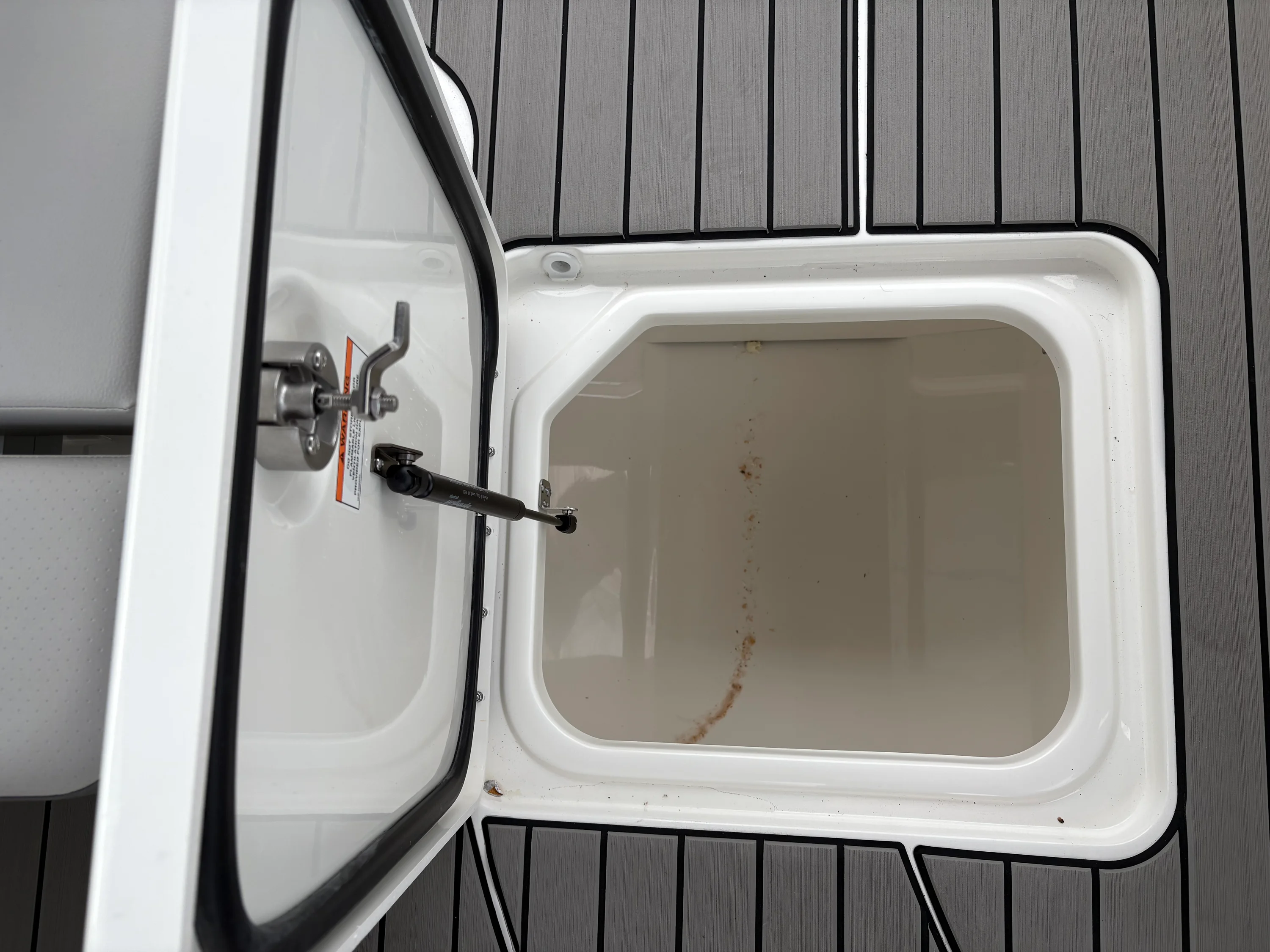 2026 Sea Ray SDX 230 Outboard Image Thumbnail #24