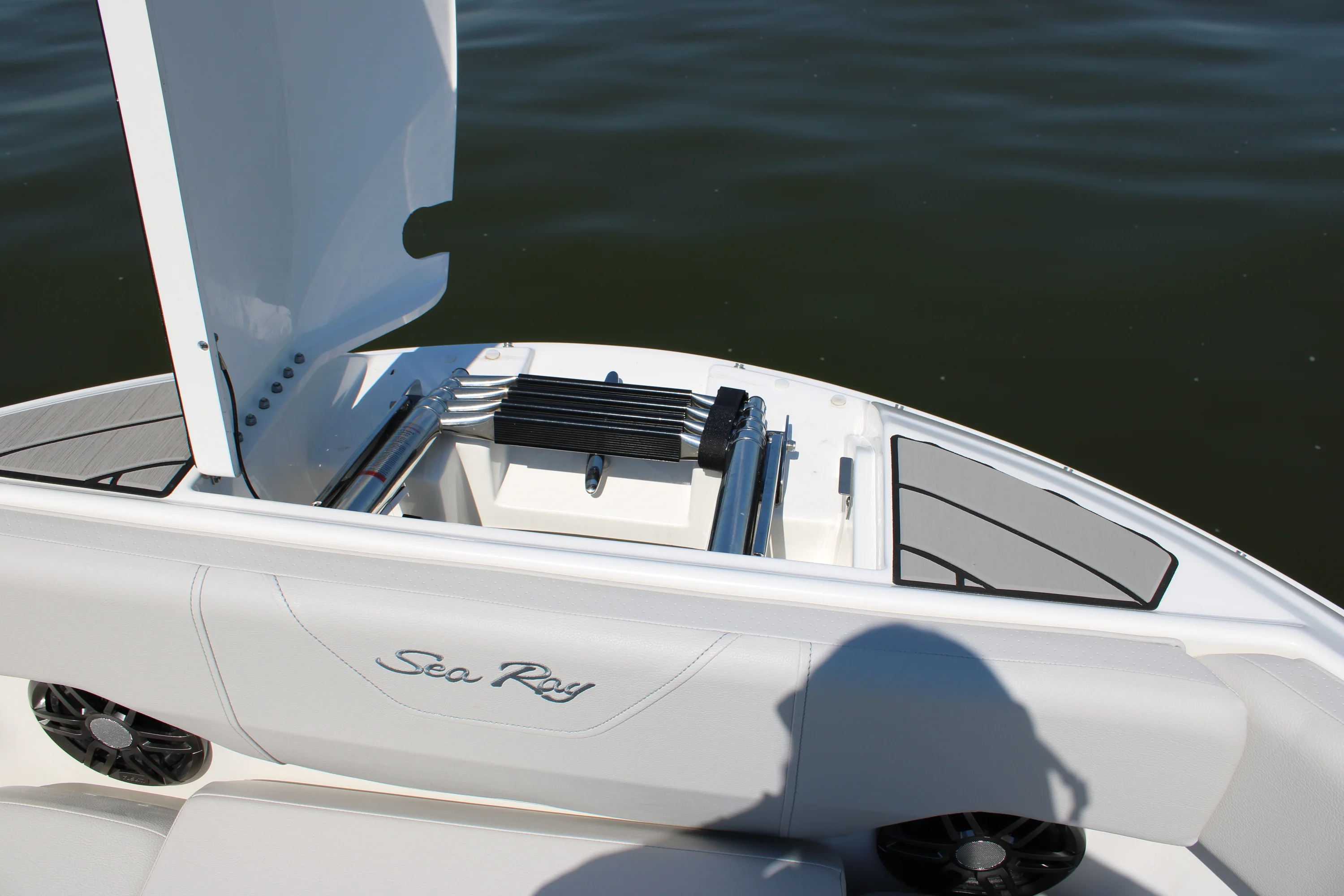 2026 Sea Ray SDX 230 Outboard Image Thumbnail #30