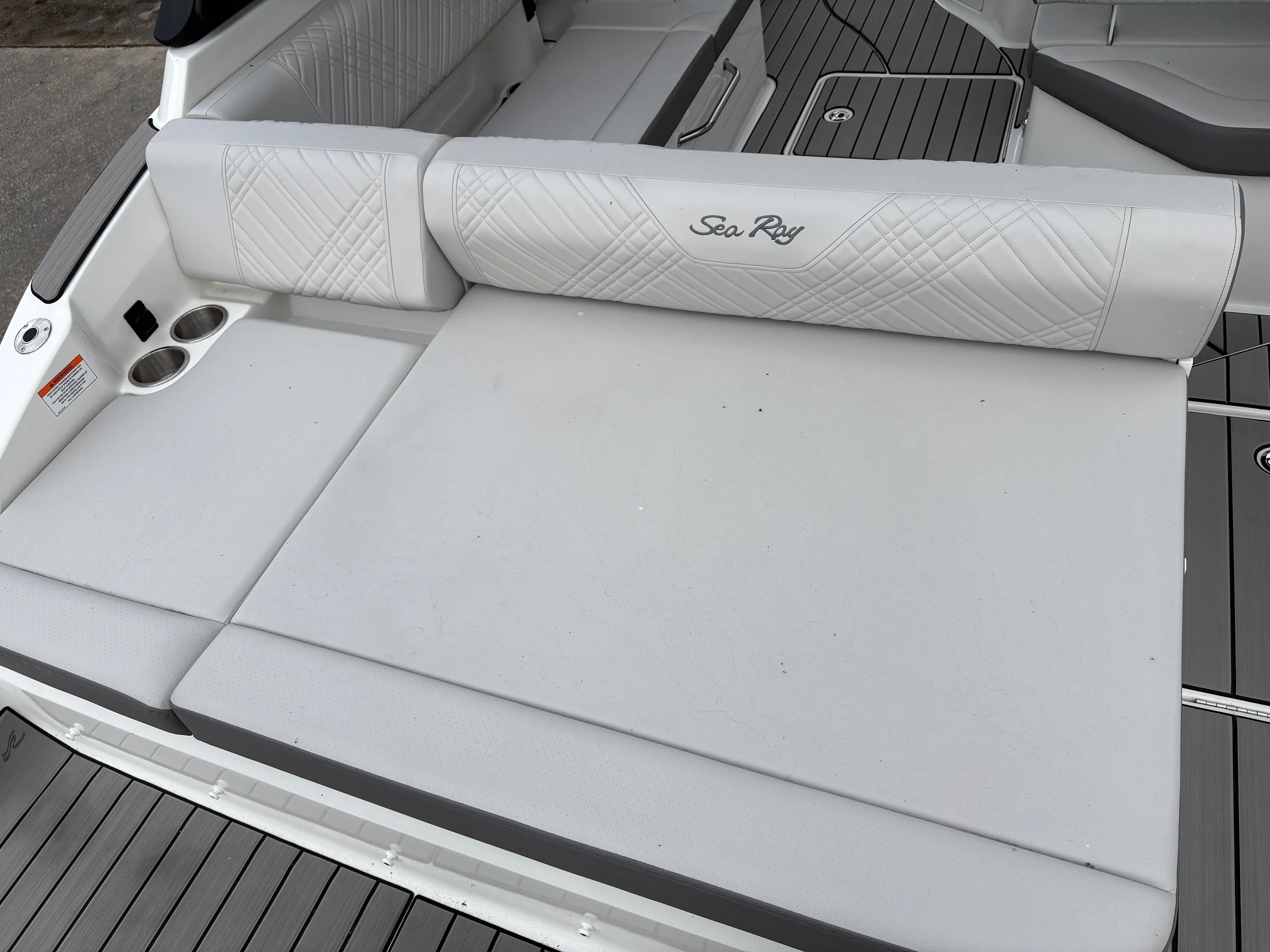 2026 Sea Ray SDX 230 Outboard Image Thumbnail #2