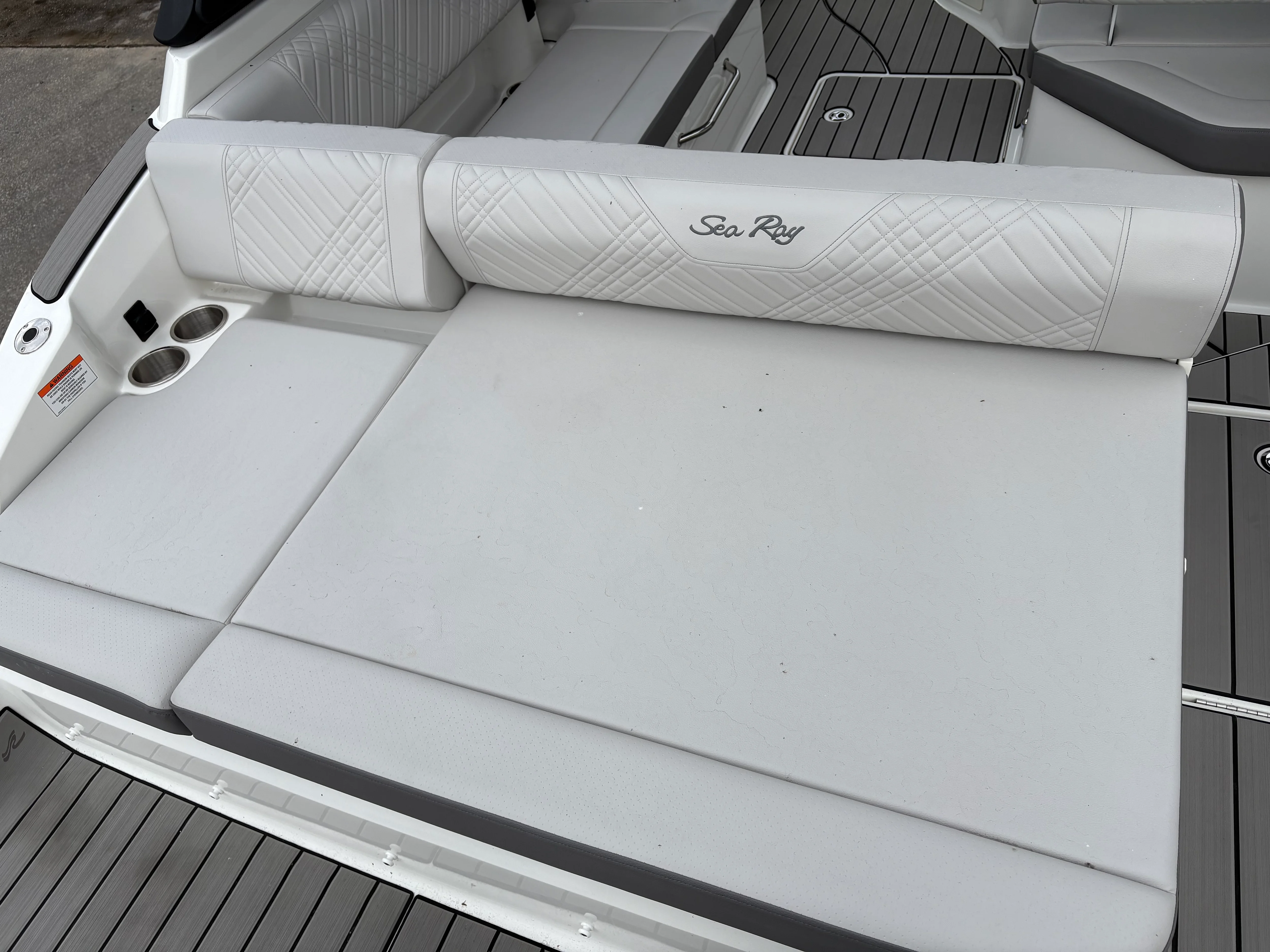 2026 Sea Ray SDX 230 Outboard Image Thumbnail #2