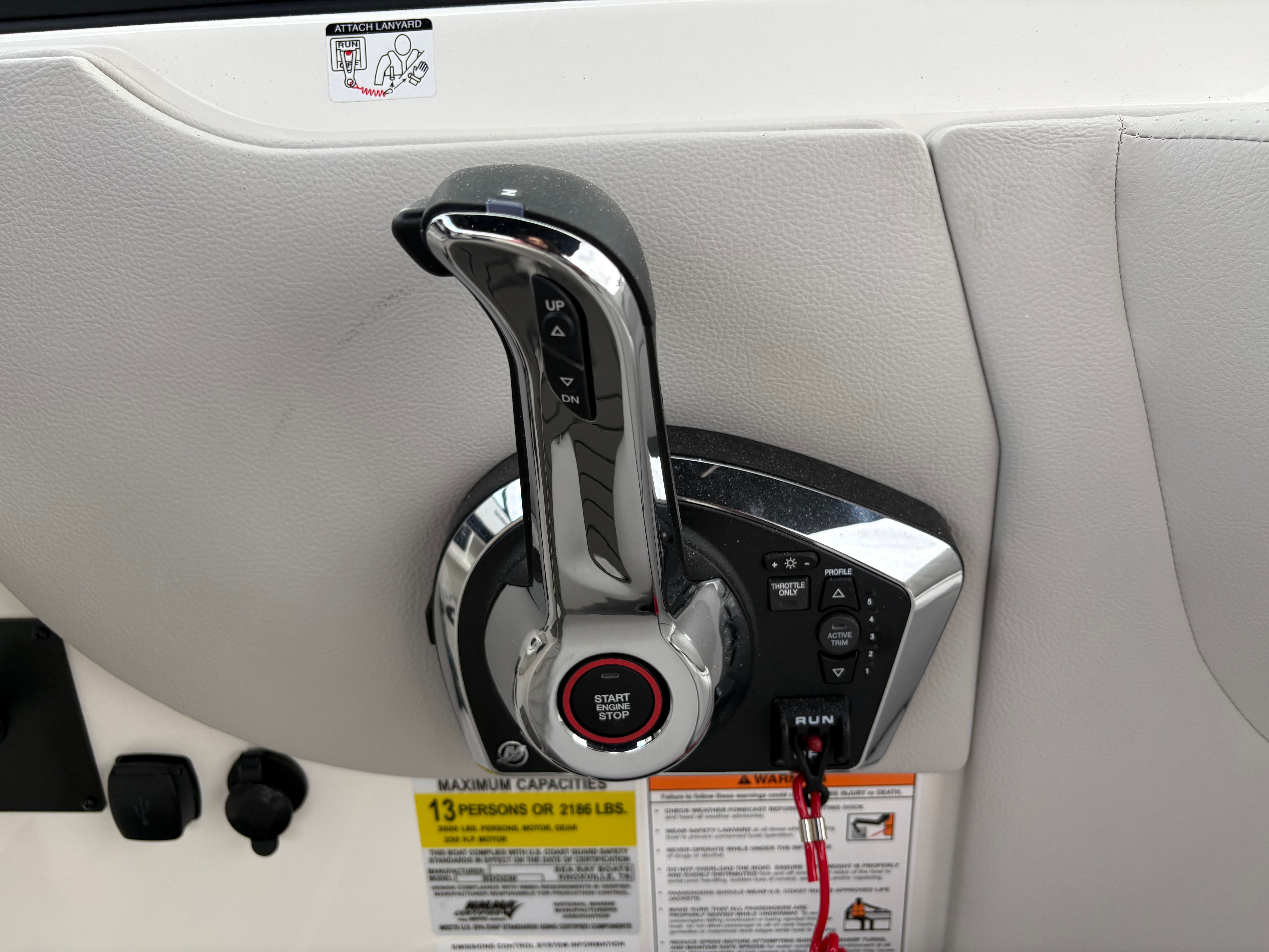 2026 Sea Ray SDX 230 Outboard Image Thumbnail #29