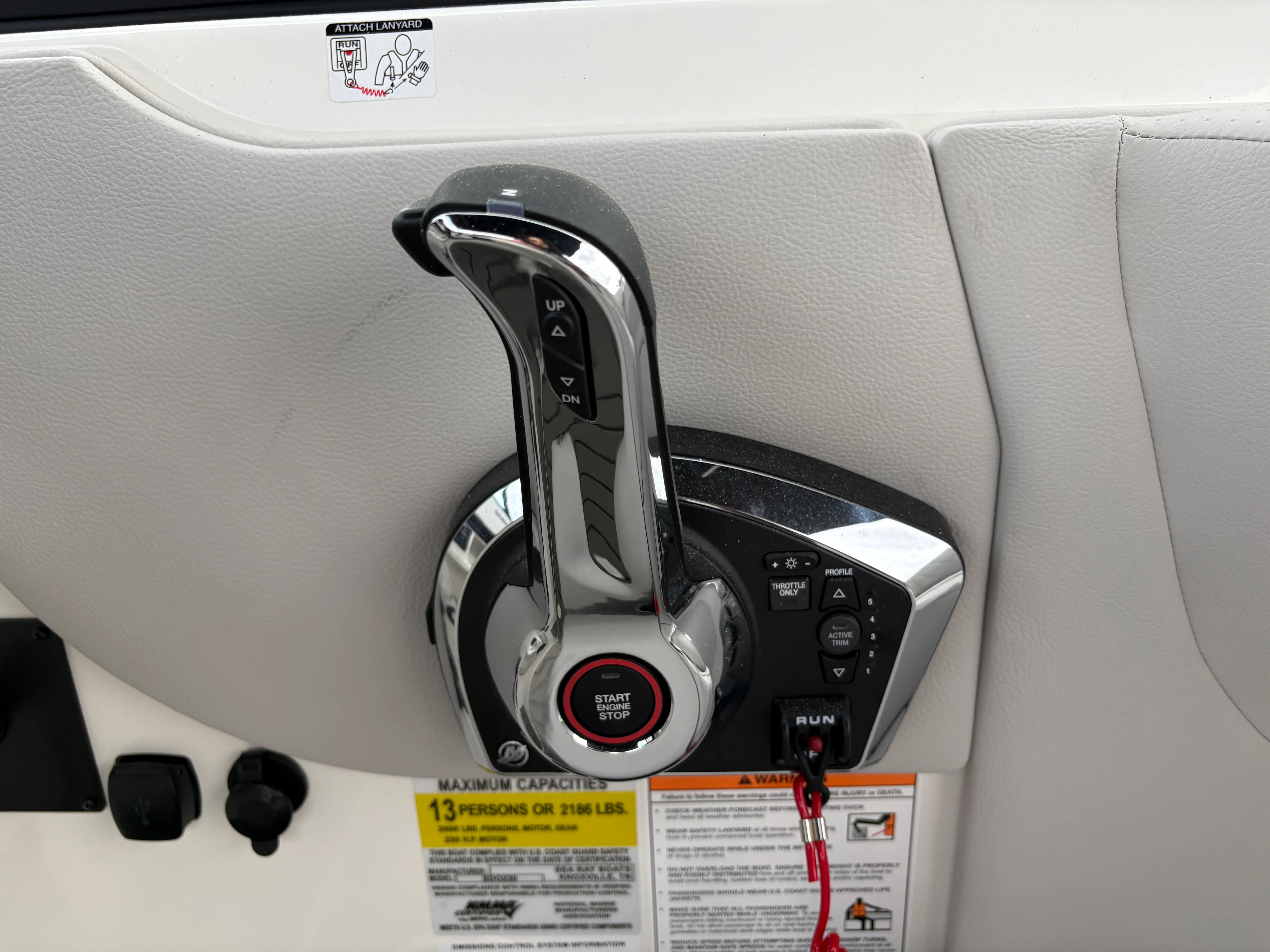 2026 Sea Ray SDX 230 Outboard Image Thumbnail #29