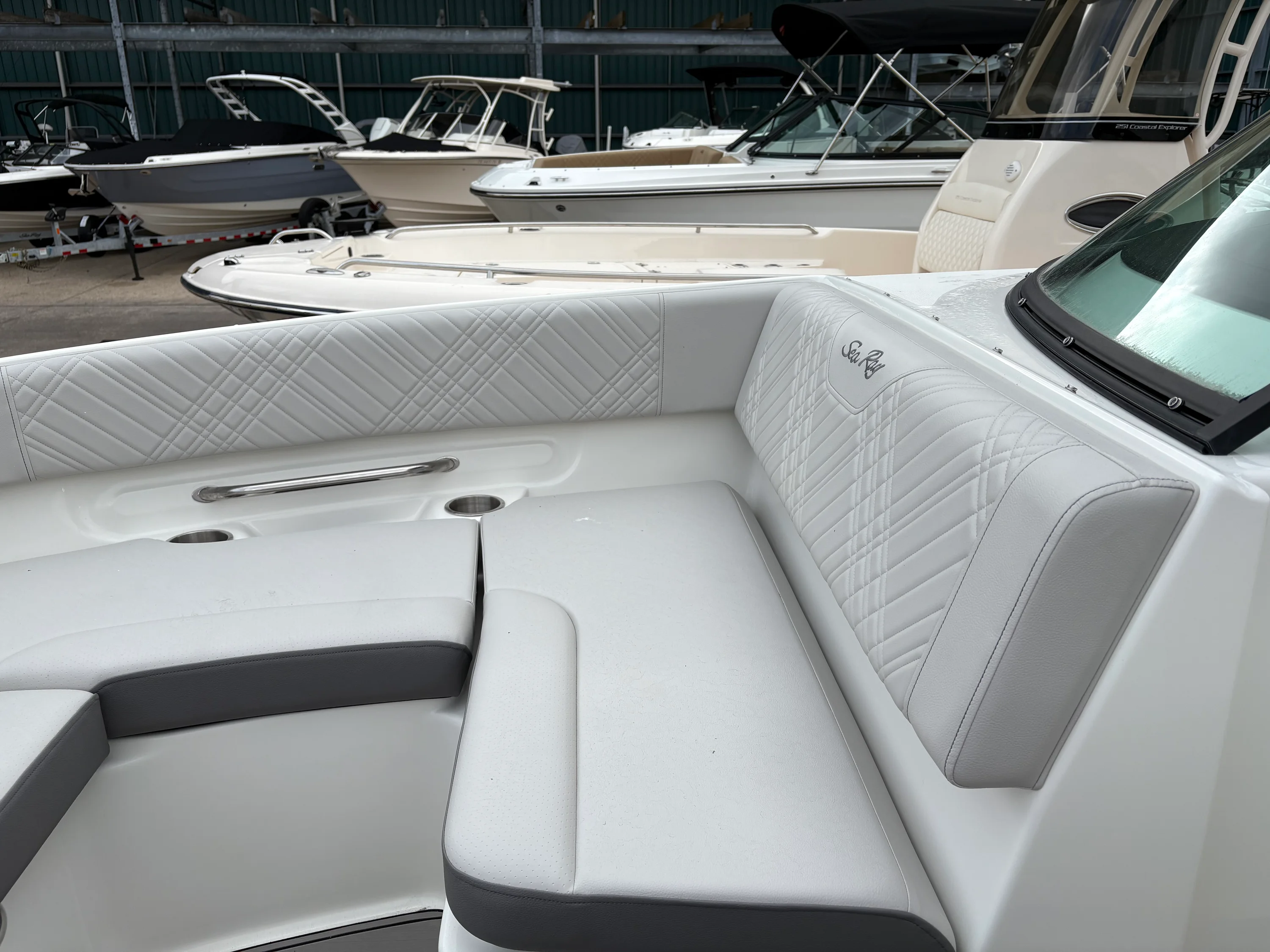 2026 Sea Ray SDX 230 Outboard Image Thumbnail #23