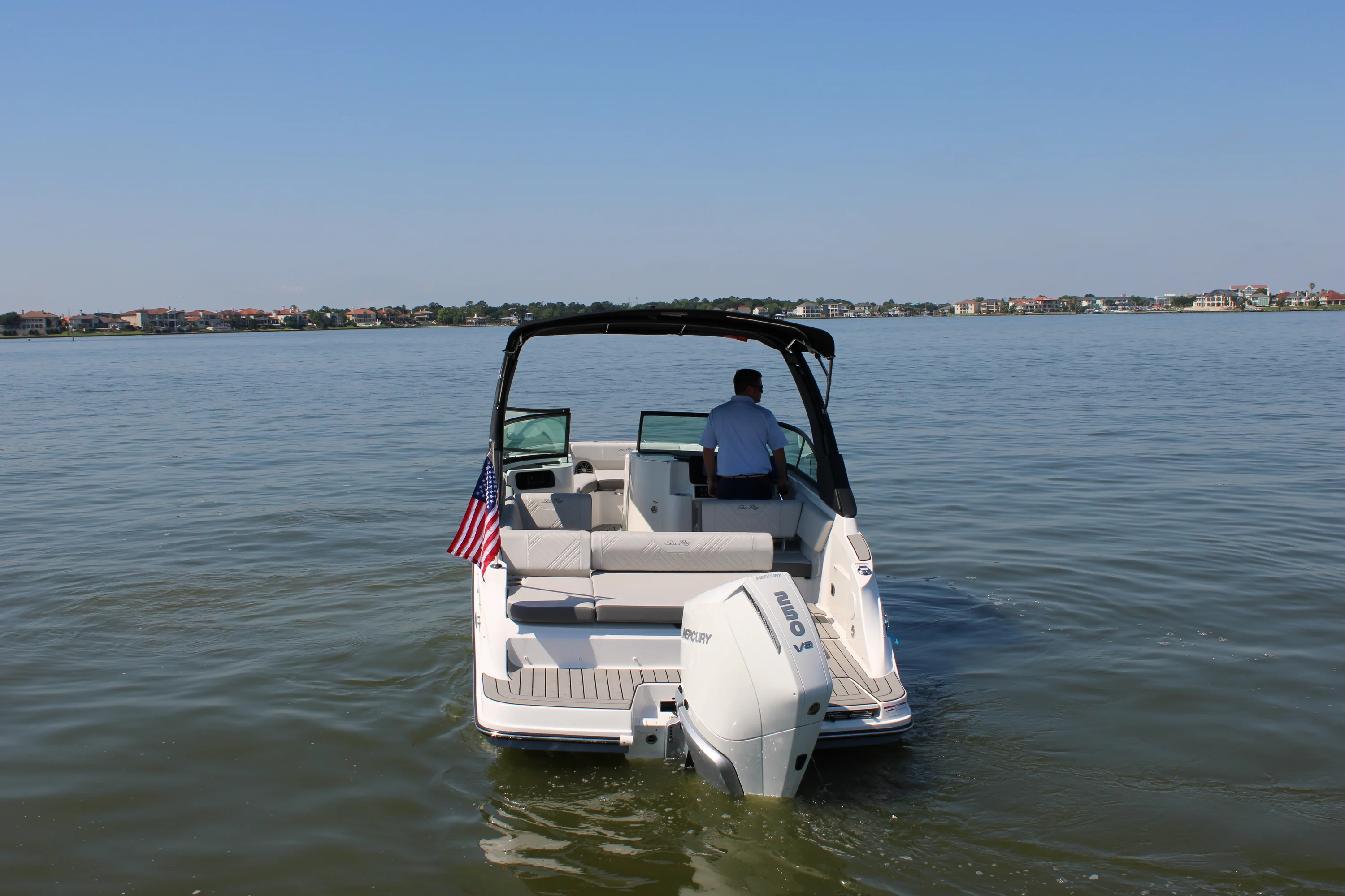 2026 Sea Ray SDX 230 Outboard Image Thumbnail #4