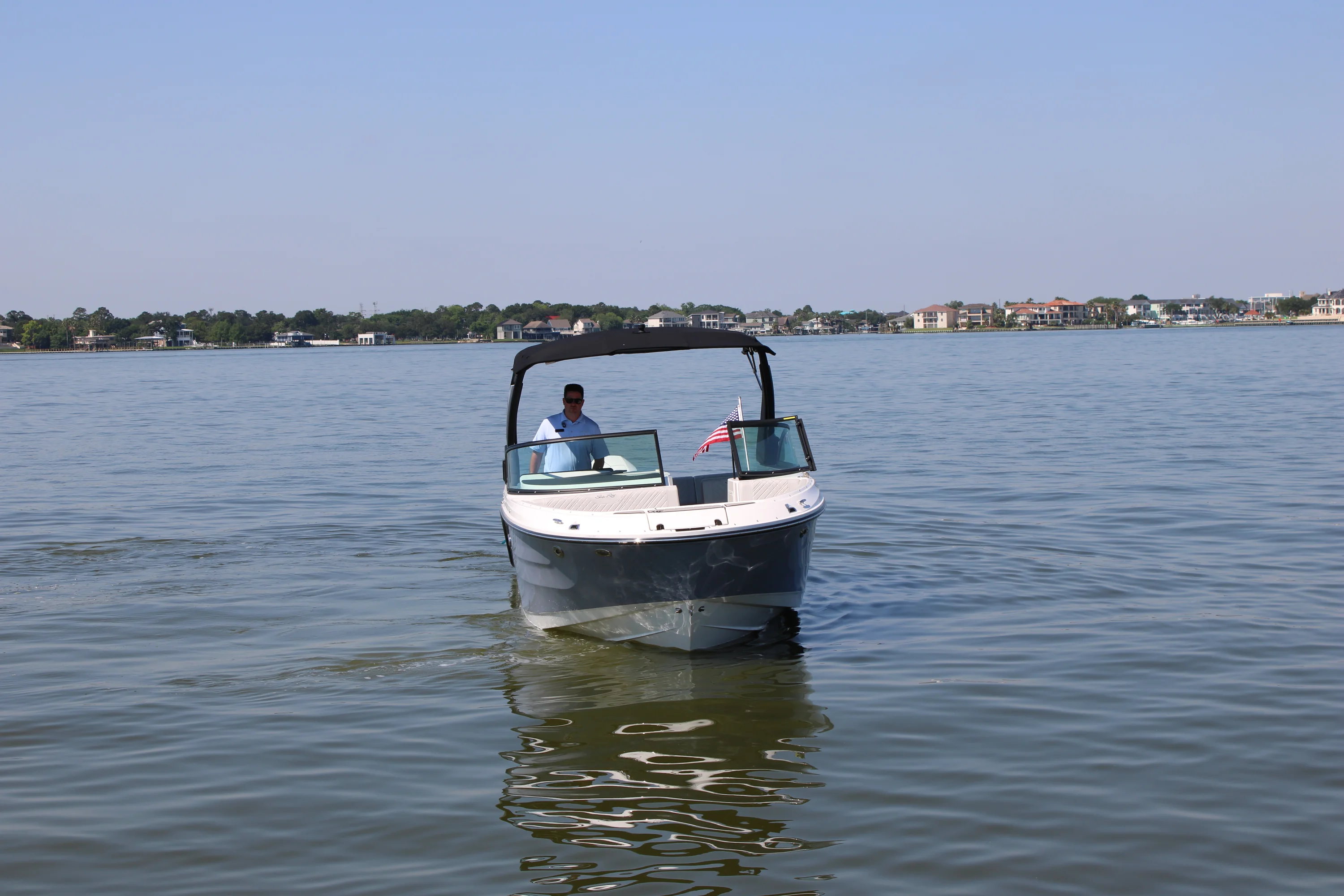 2026 Sea Ray SDX 230 Outboard Image Thumbnail #17