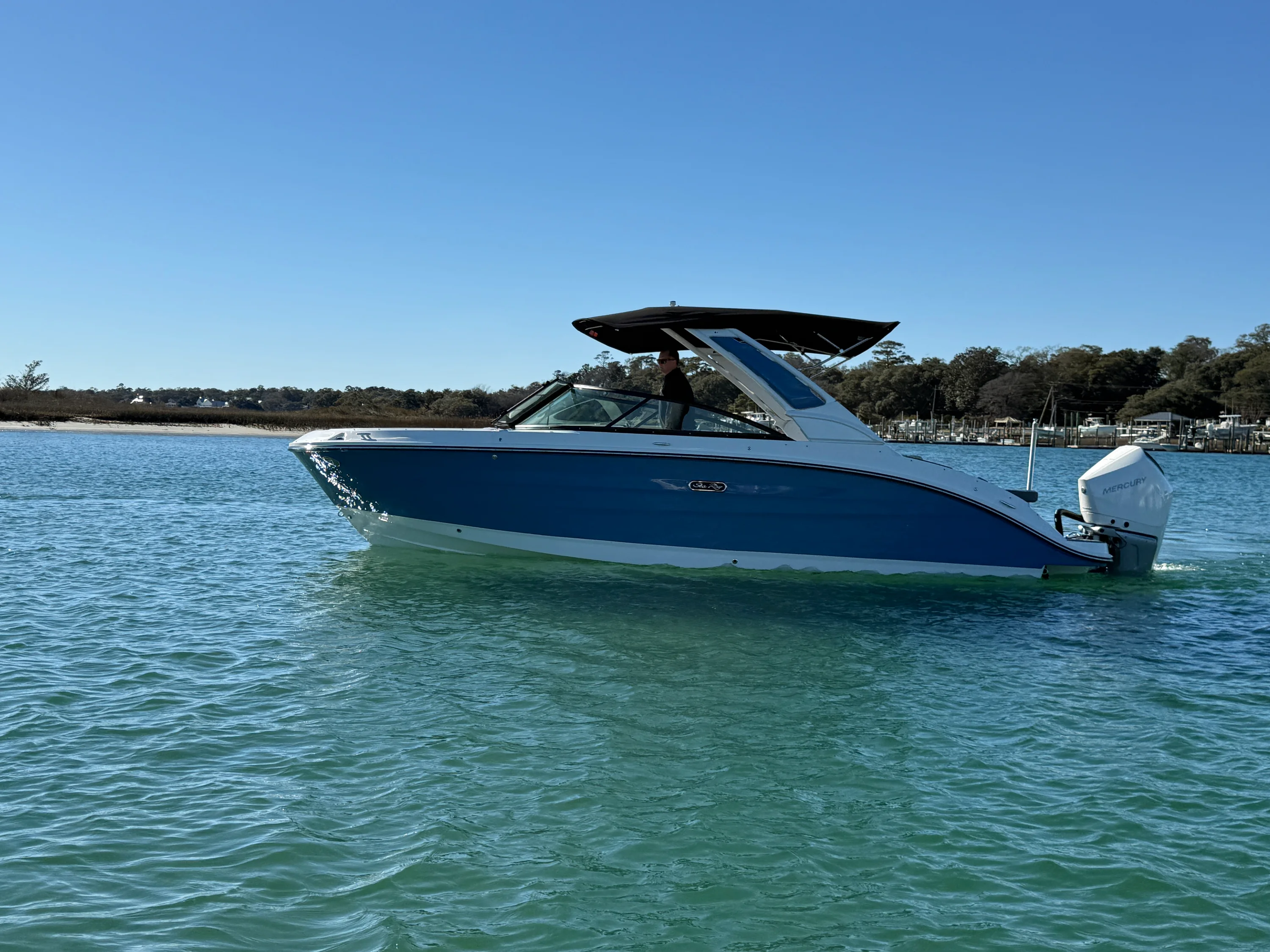 2026 Sea Ray SDX 250 Outboard Image Thumbnail #0