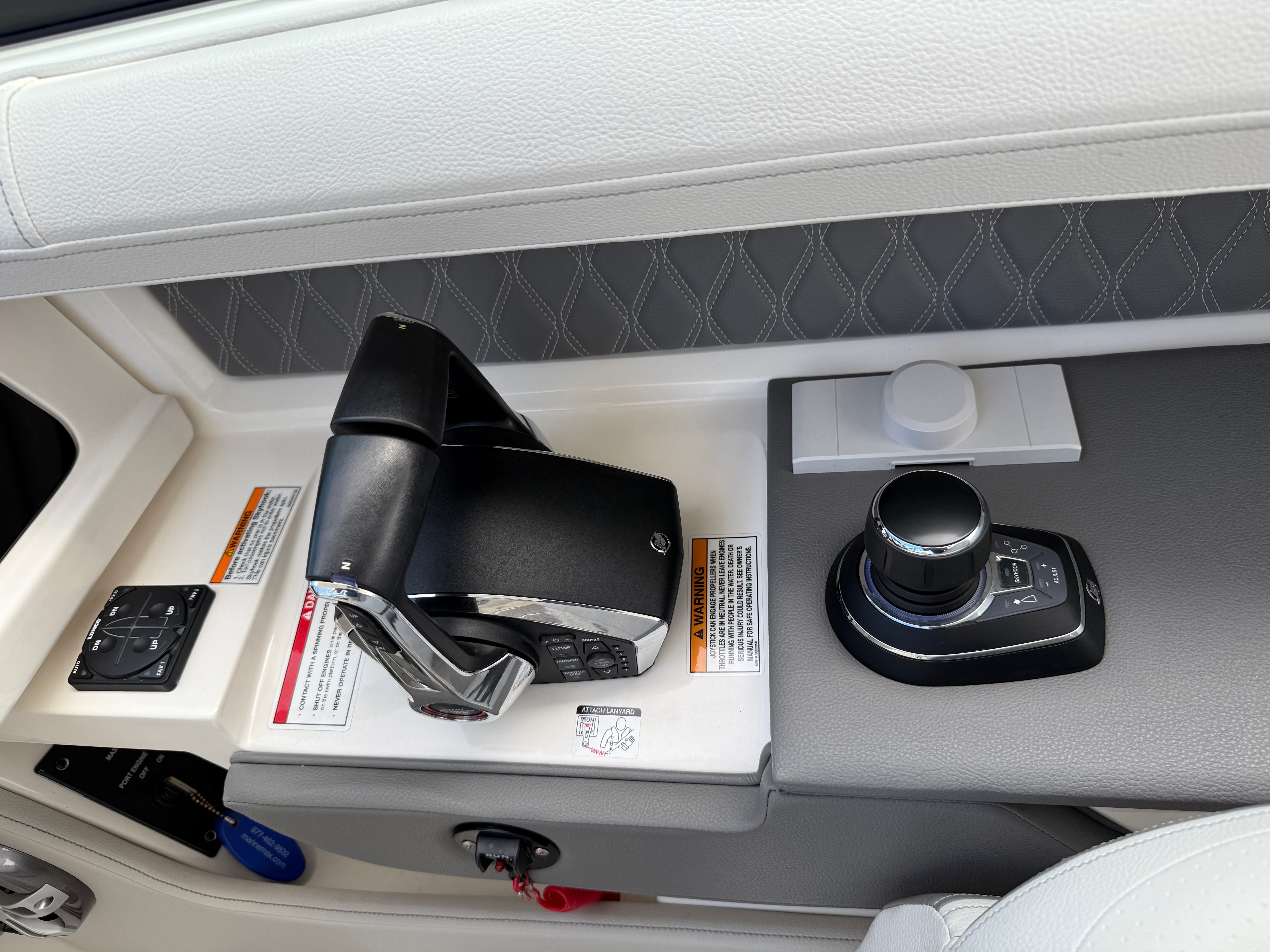 2024 Sea Ray 310 SLX OUTBOARD Image Thumbnail #17