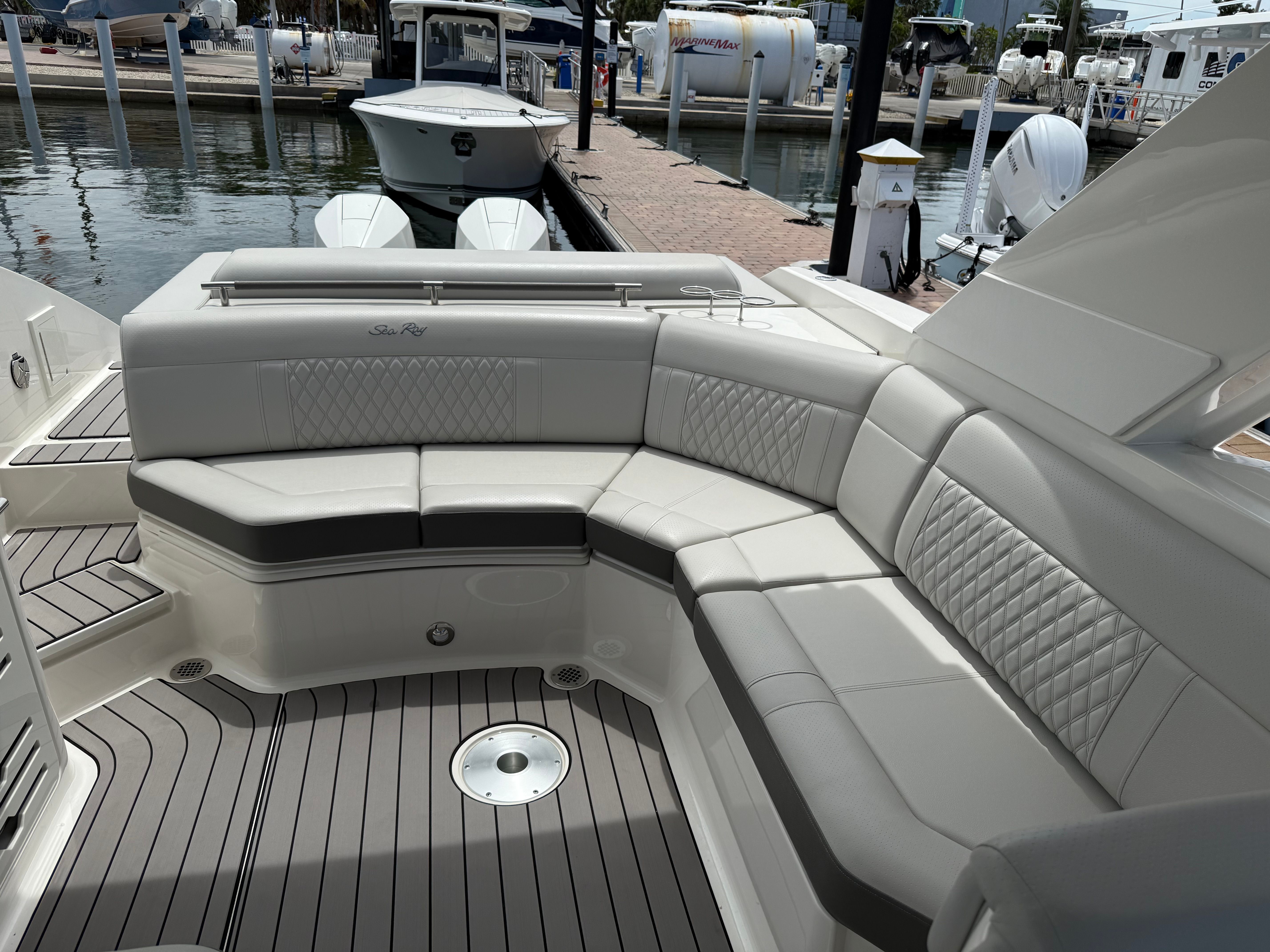 2024 Sea Ray 310 SLX OUTBOARD Image Thumbnail #13