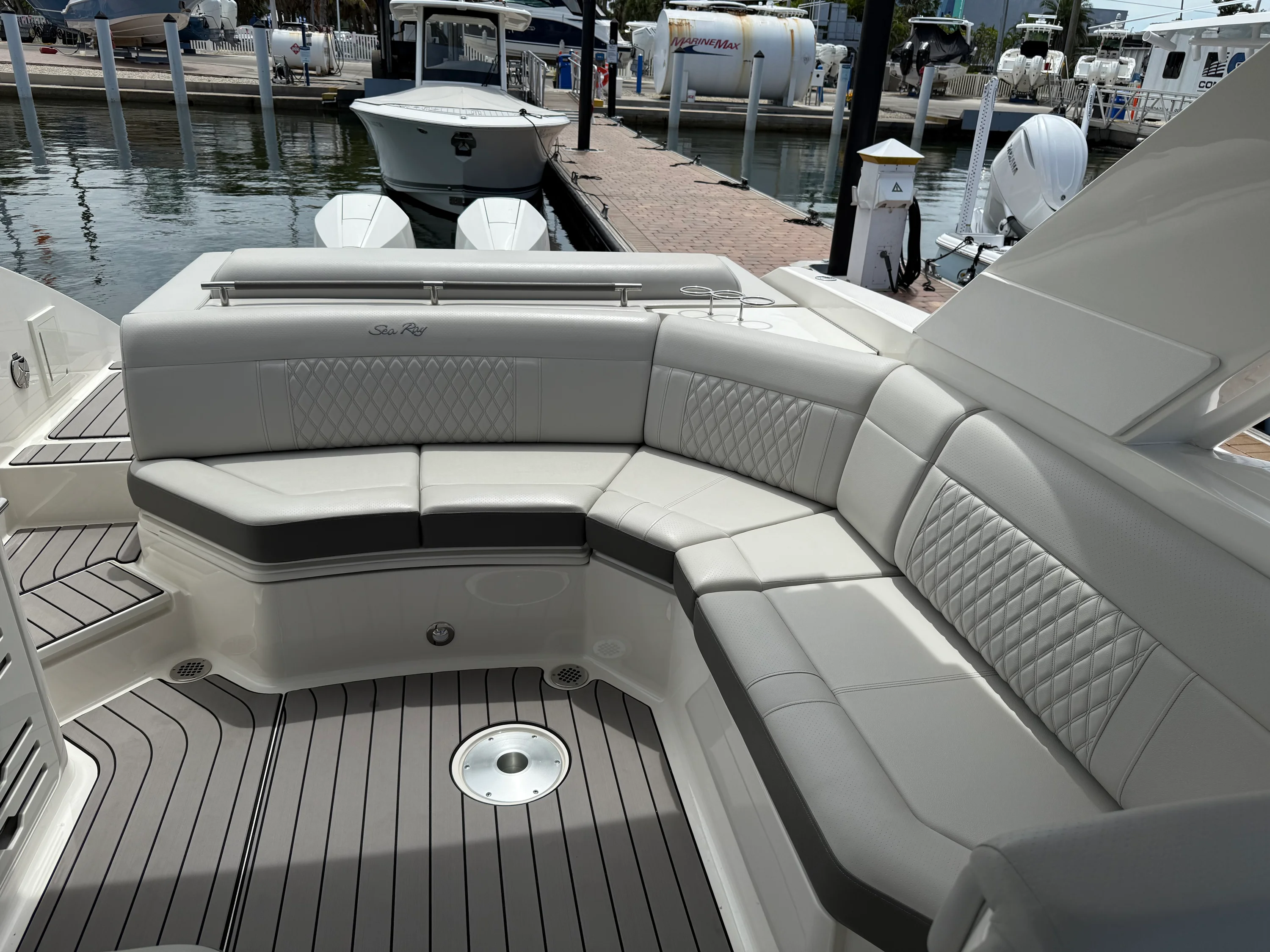 2024 Sea Ray 310 SLX OUTBOARD Image Thumbnail #13