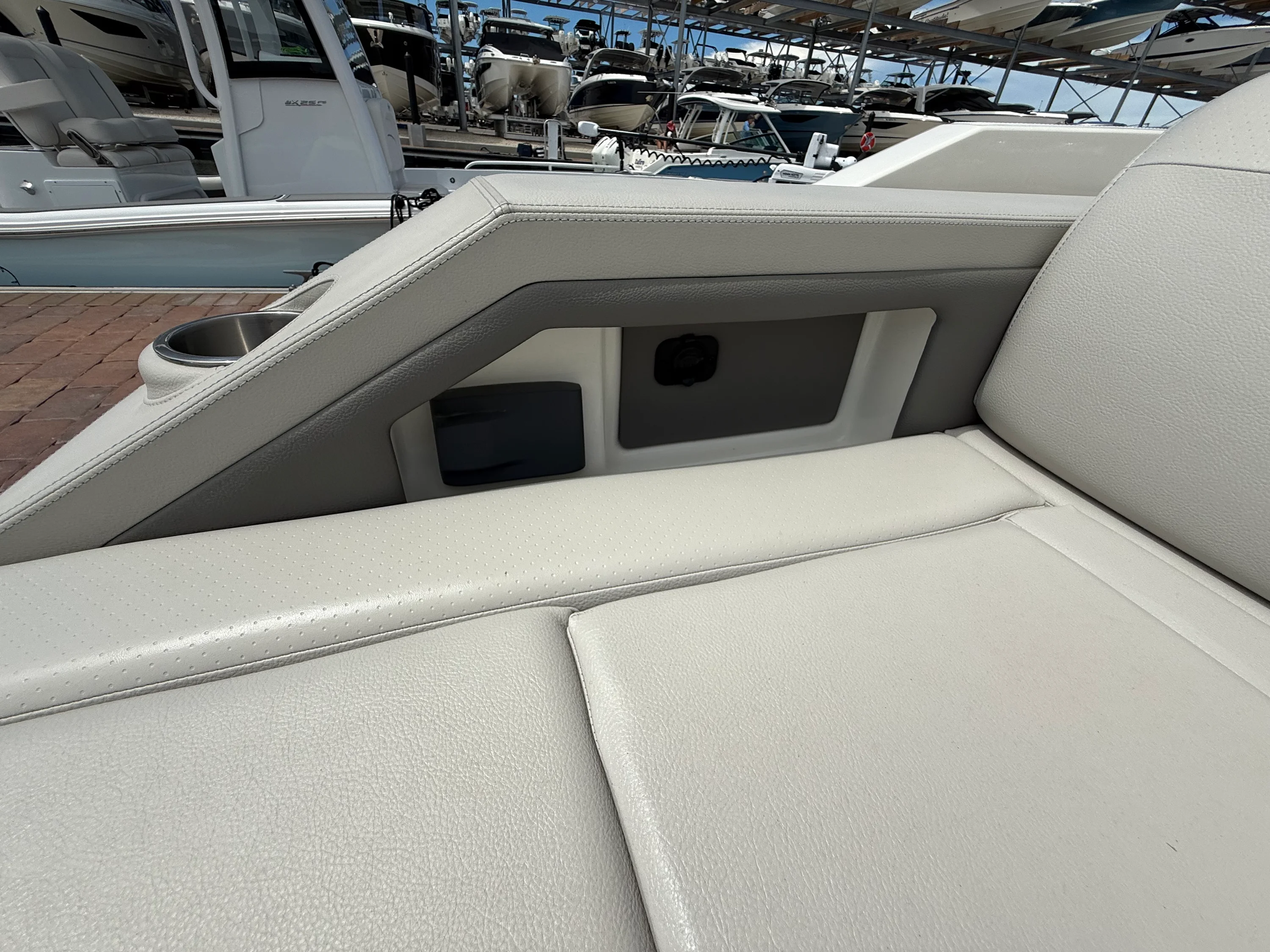 2024 Sea Ray 310 SLX OUTBOARD Image Thumbnail #8