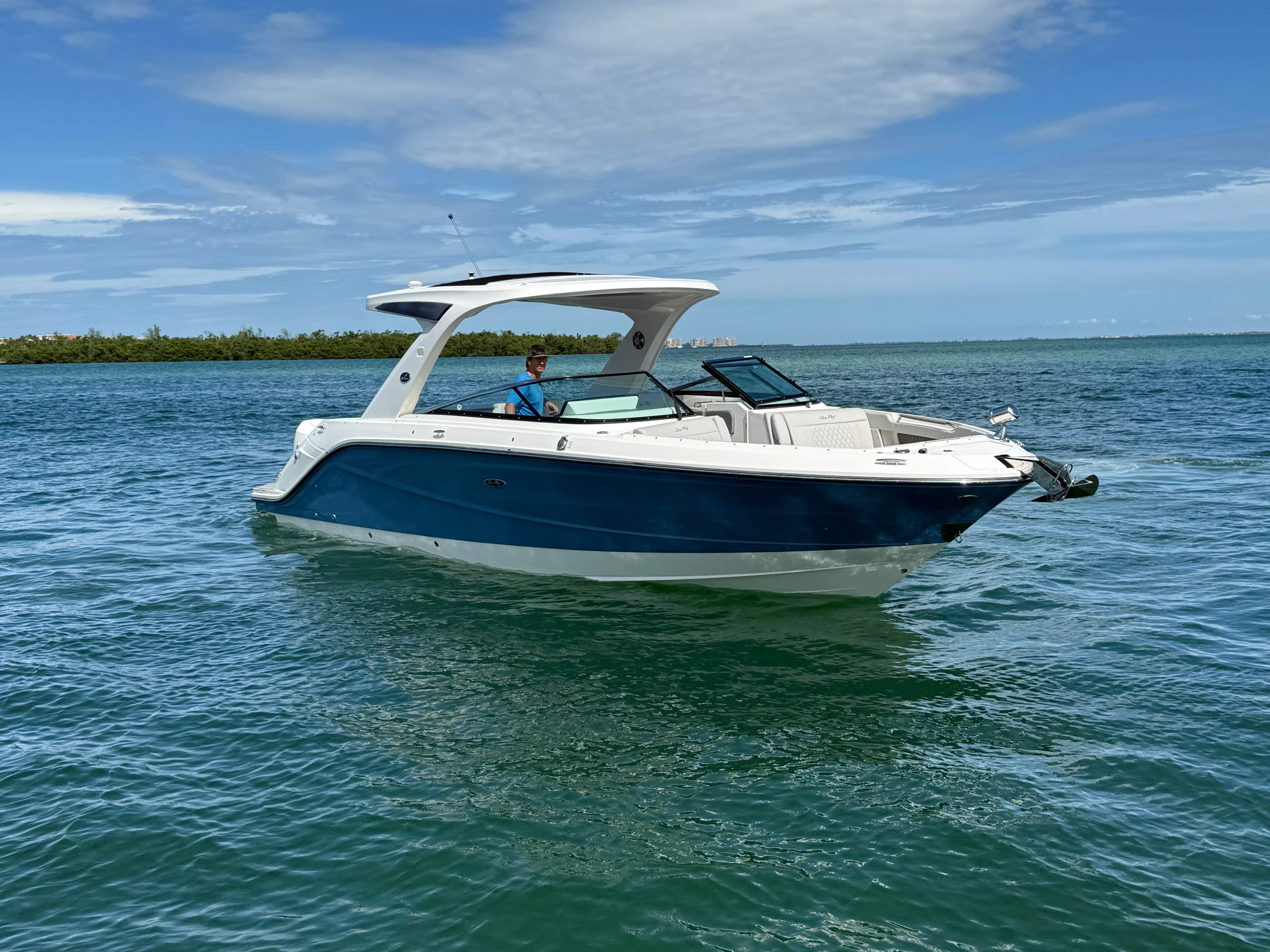 2024 Sea Ray 310 SLX OUTBOARD Image Thumbnail #2