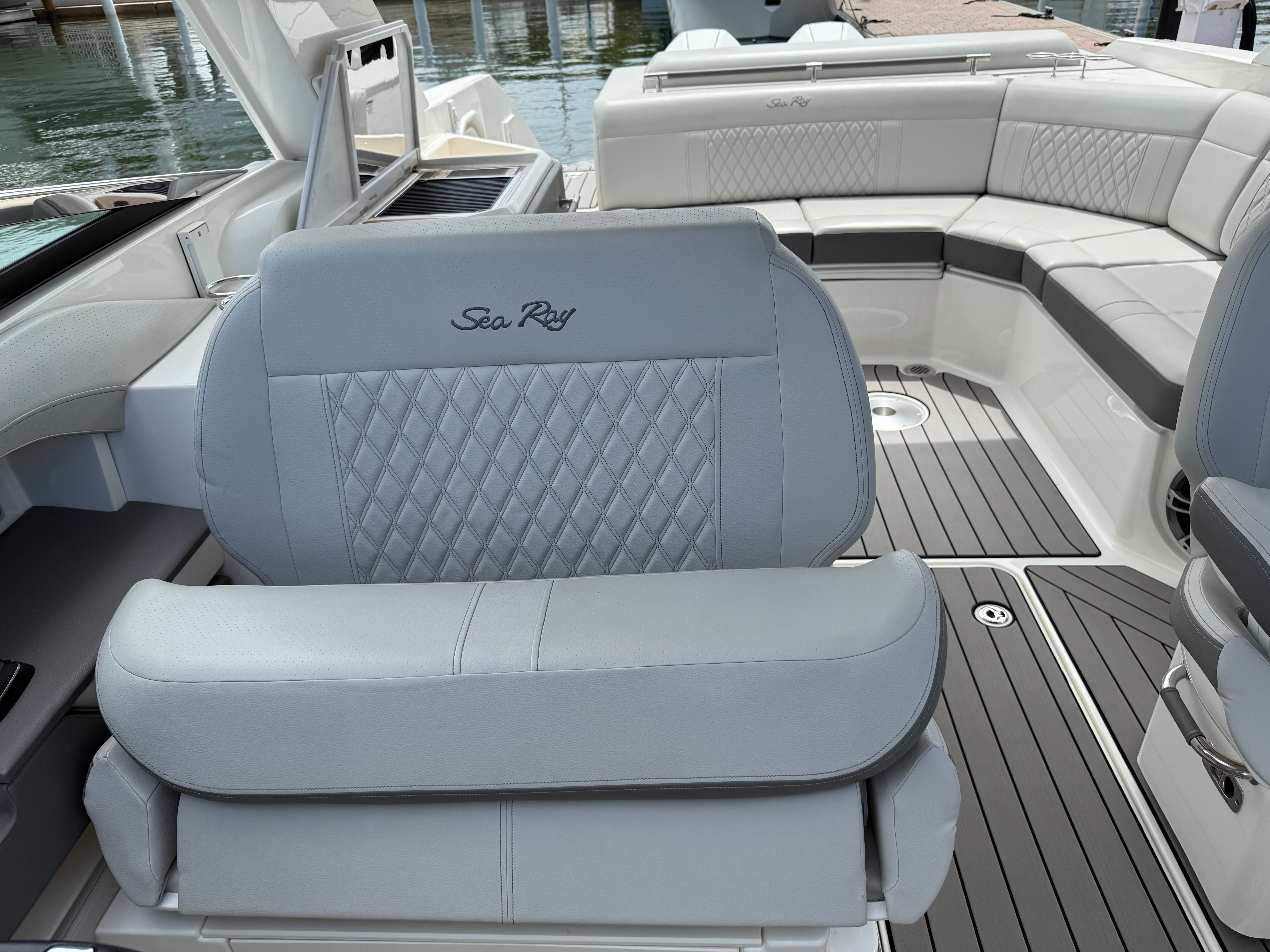 2024 Sea Ray 310 SLX OUTBOARD Image Thumbnail #19