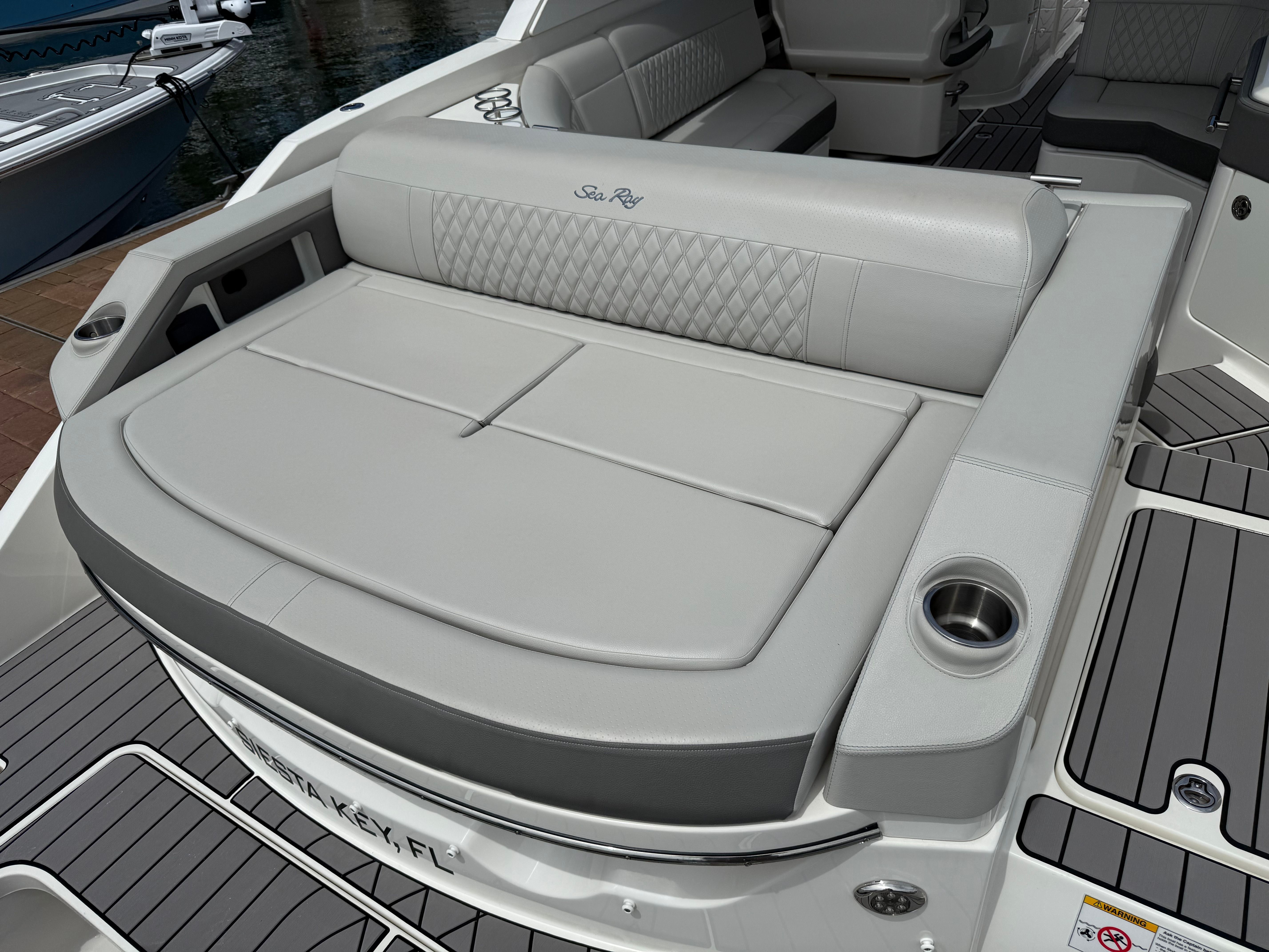 2024 Sea Ray 310 SLX OUTBOARD Image Thumbnail #6