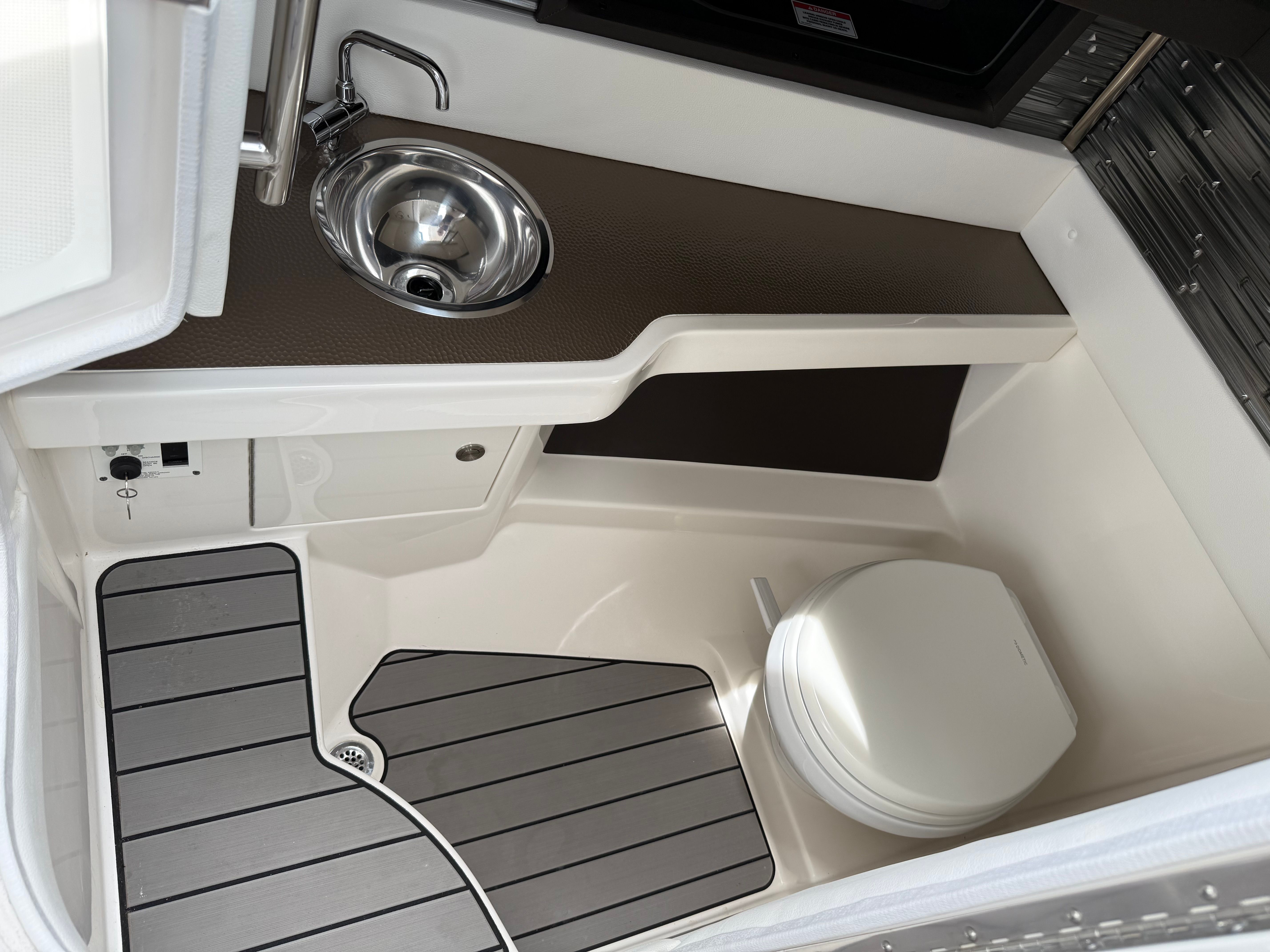 2024 Sea Ray 310 SLX OUTBOARD Image Thumbnail #20