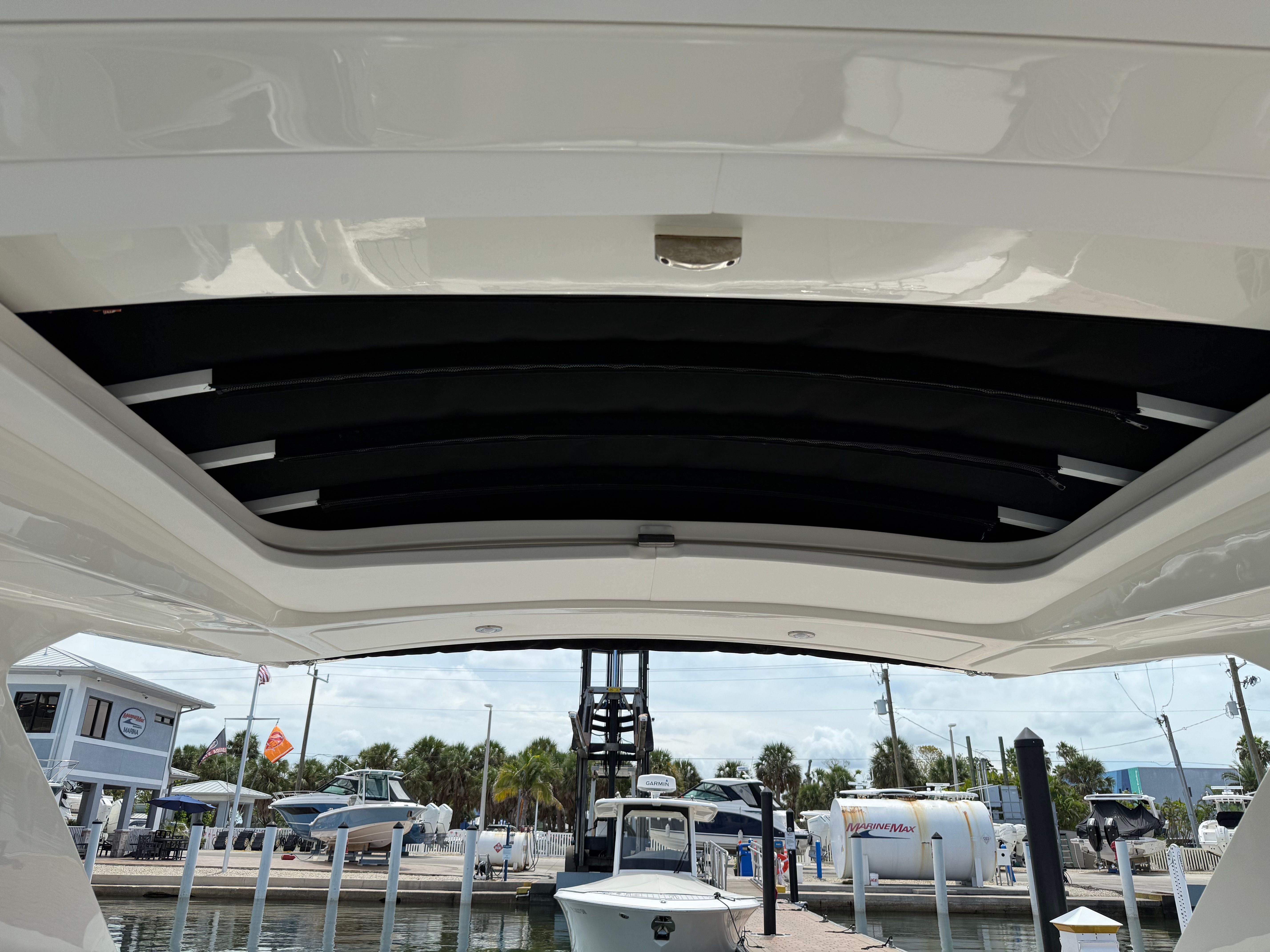 2024 Sea Ray 310 SLX OUTBOARD Image Thumbnail #12