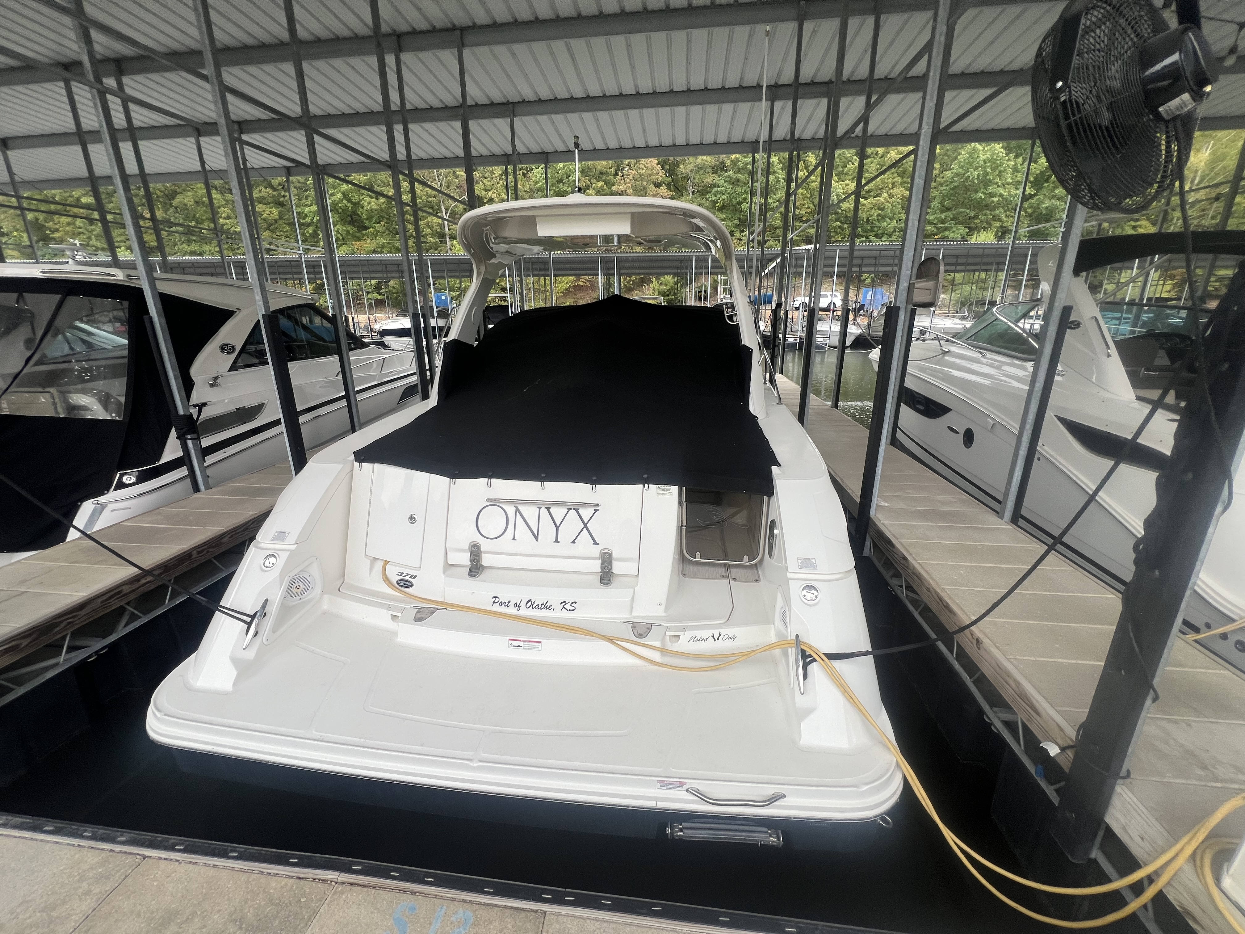 2010 Sea Ray 370 SUNDANCER Image Thumbnail #9