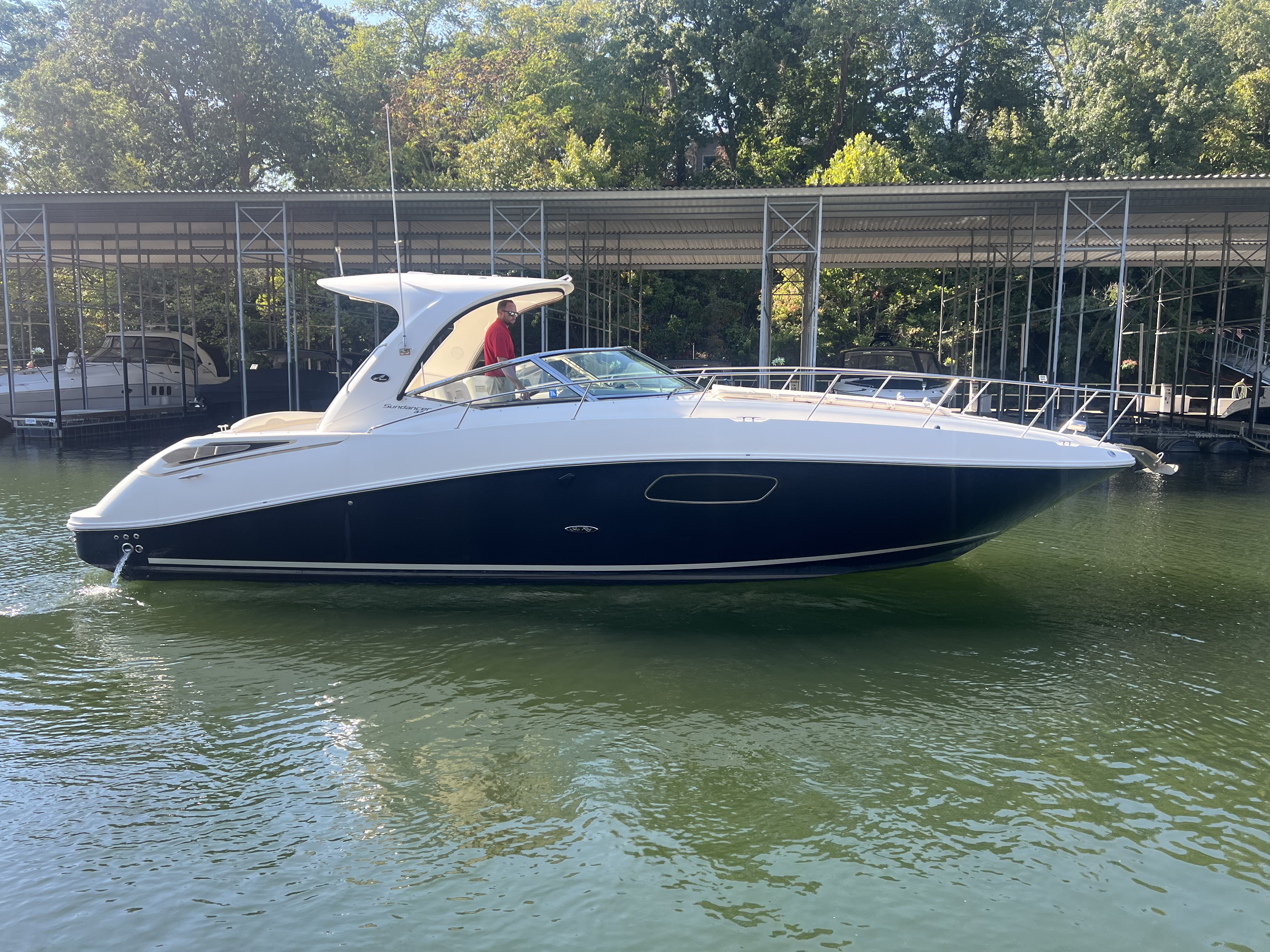 2010 Sea Ray 370 SUNDANCER Image Thumbnail #1