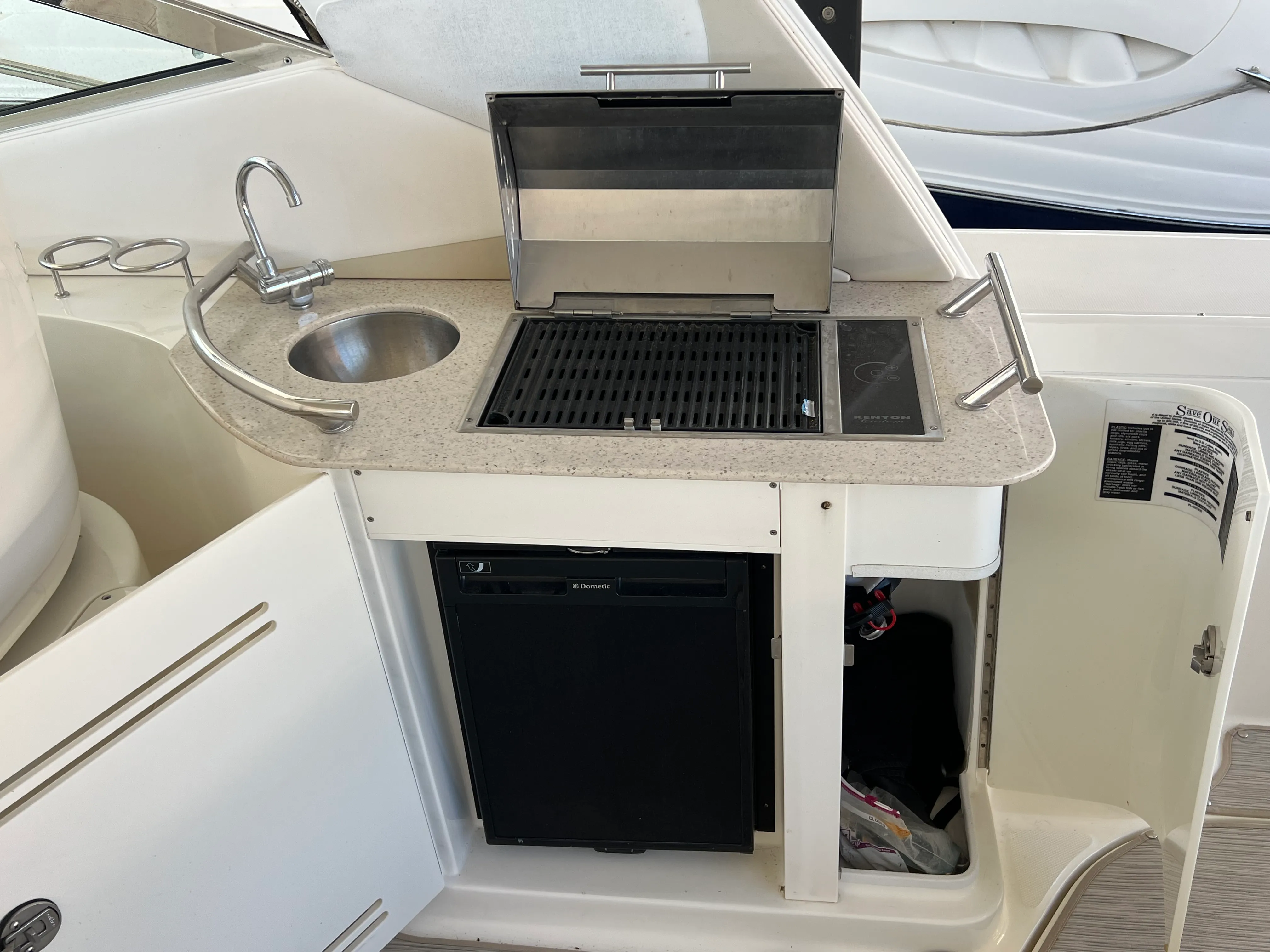 2010 Sea Ray 370 SUNDANCER Image Thumbnail #4