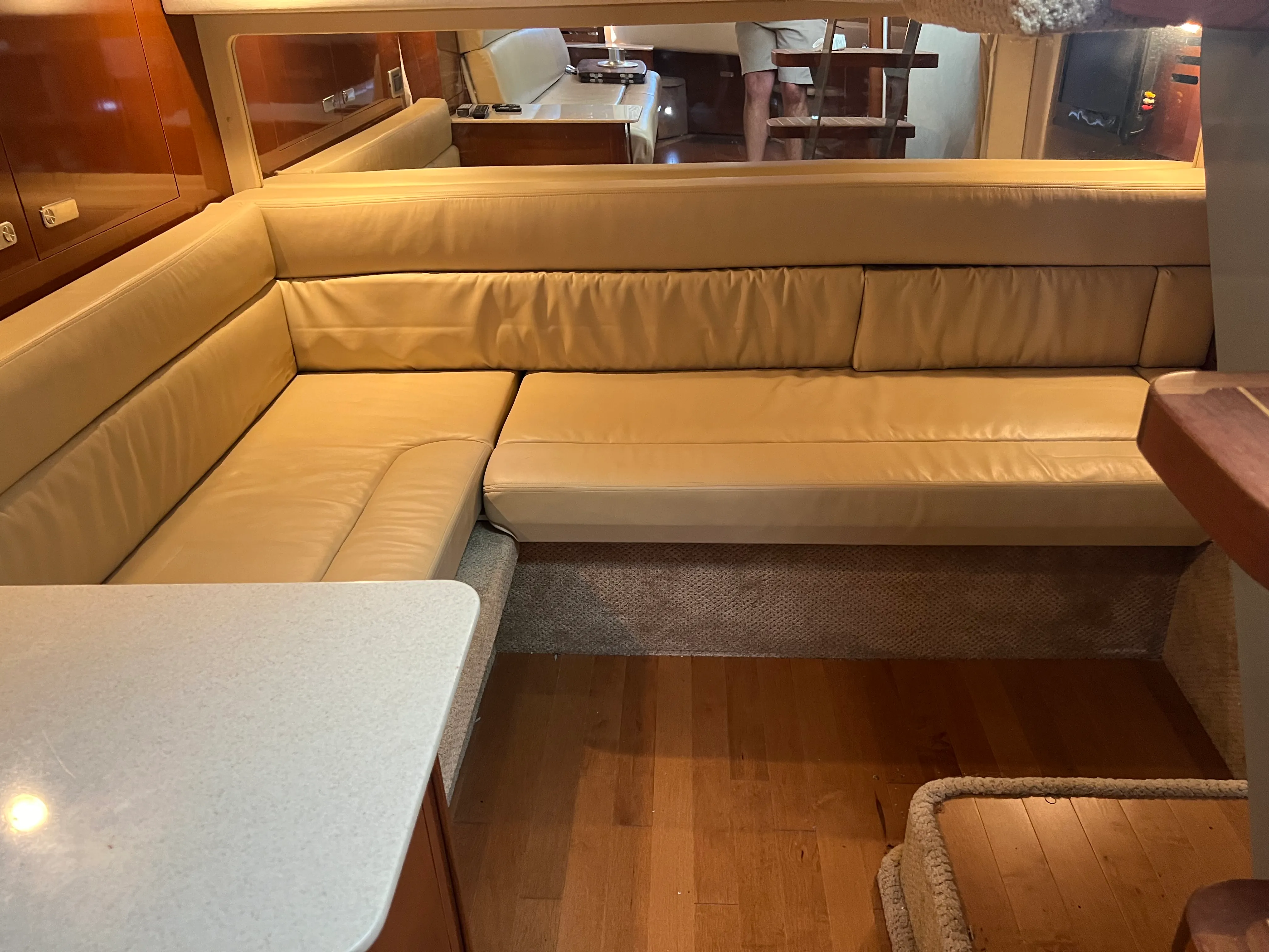 2010 Sea Ray 370 SUNDANCER Image Thumbnail #12