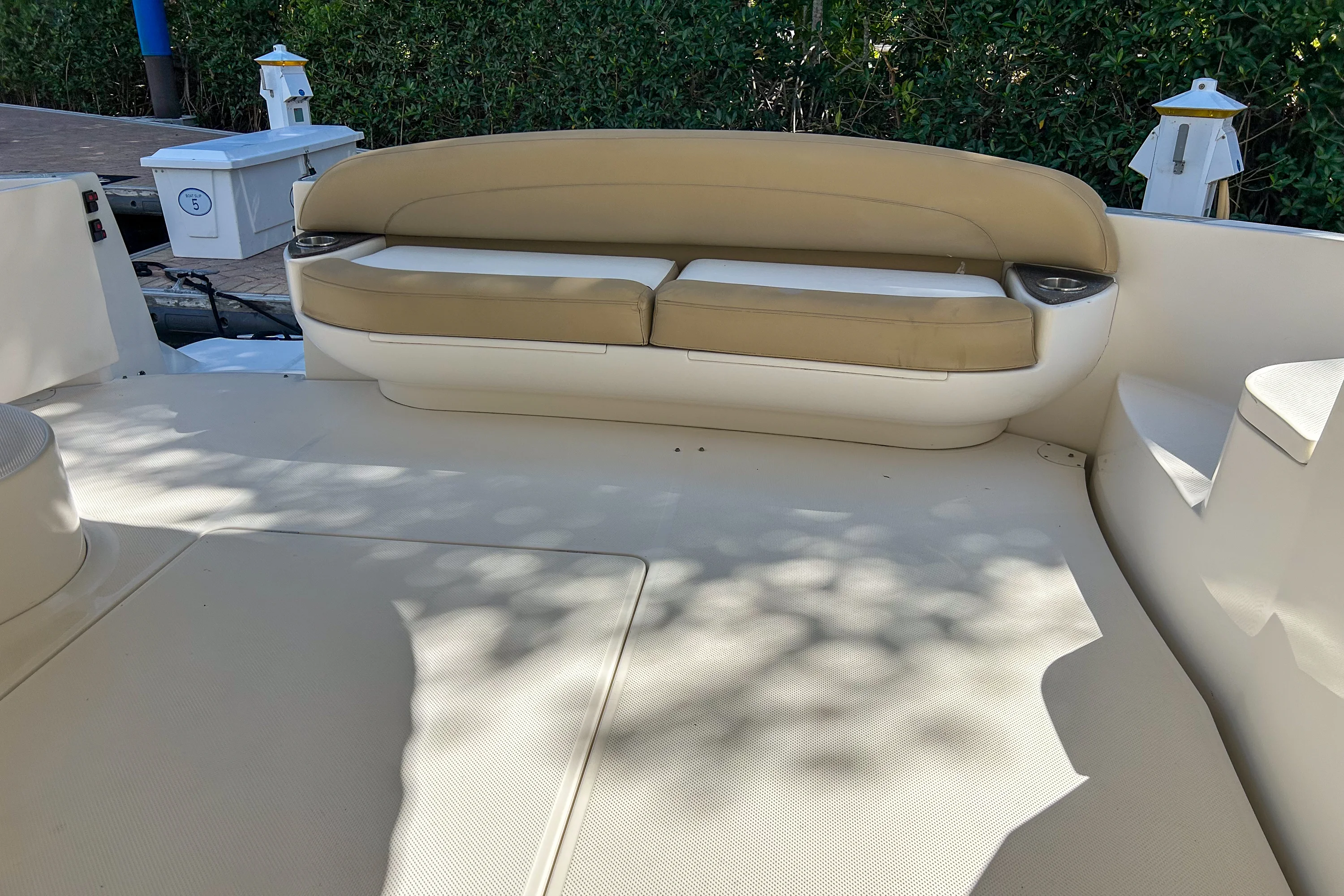 2015 Meridian 441 SEDAN BRIDGE Image Thumbnail #10