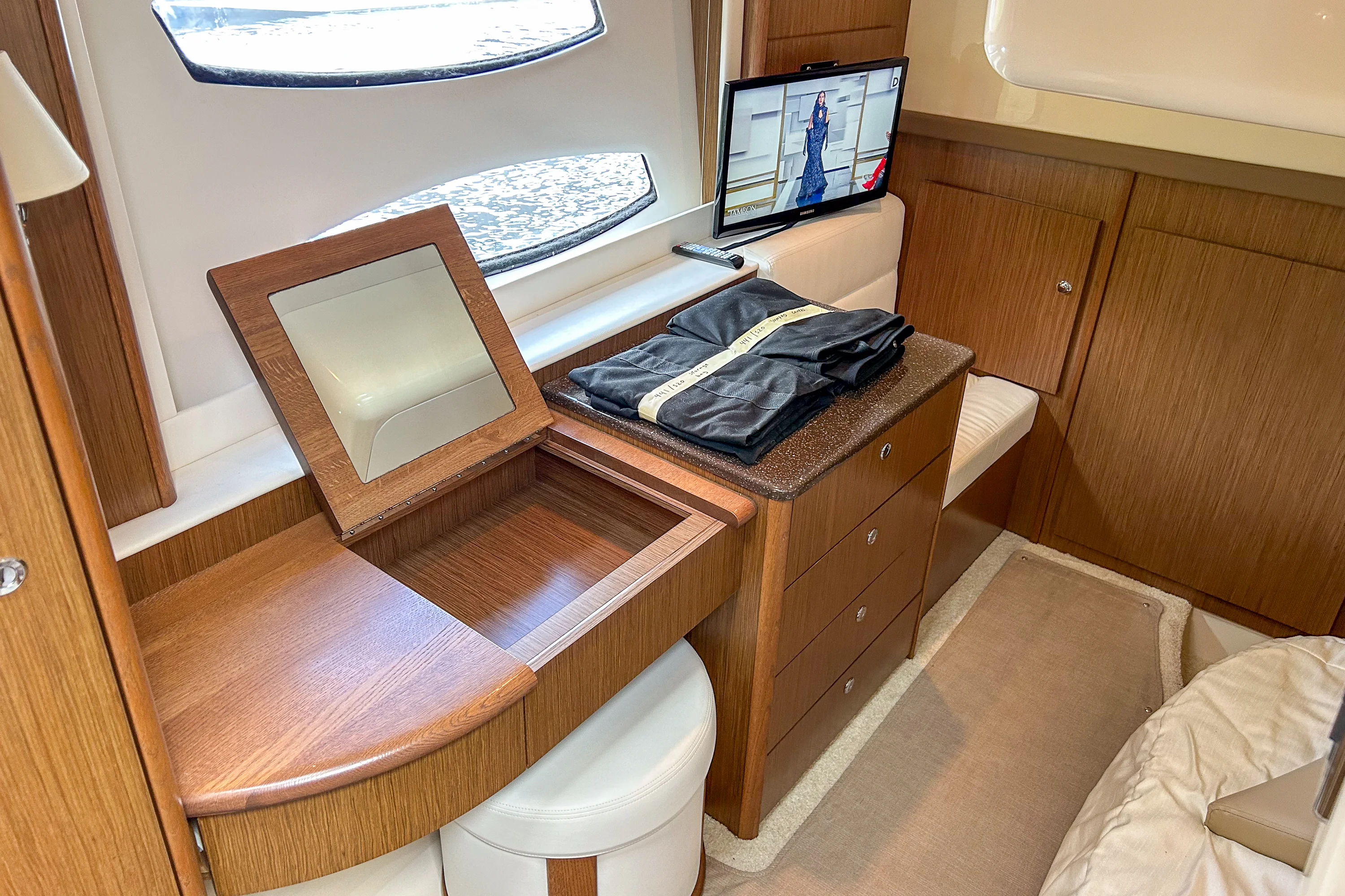 2015 Meridian 441 SEDAN BRIDGE Image Thumbnail #46