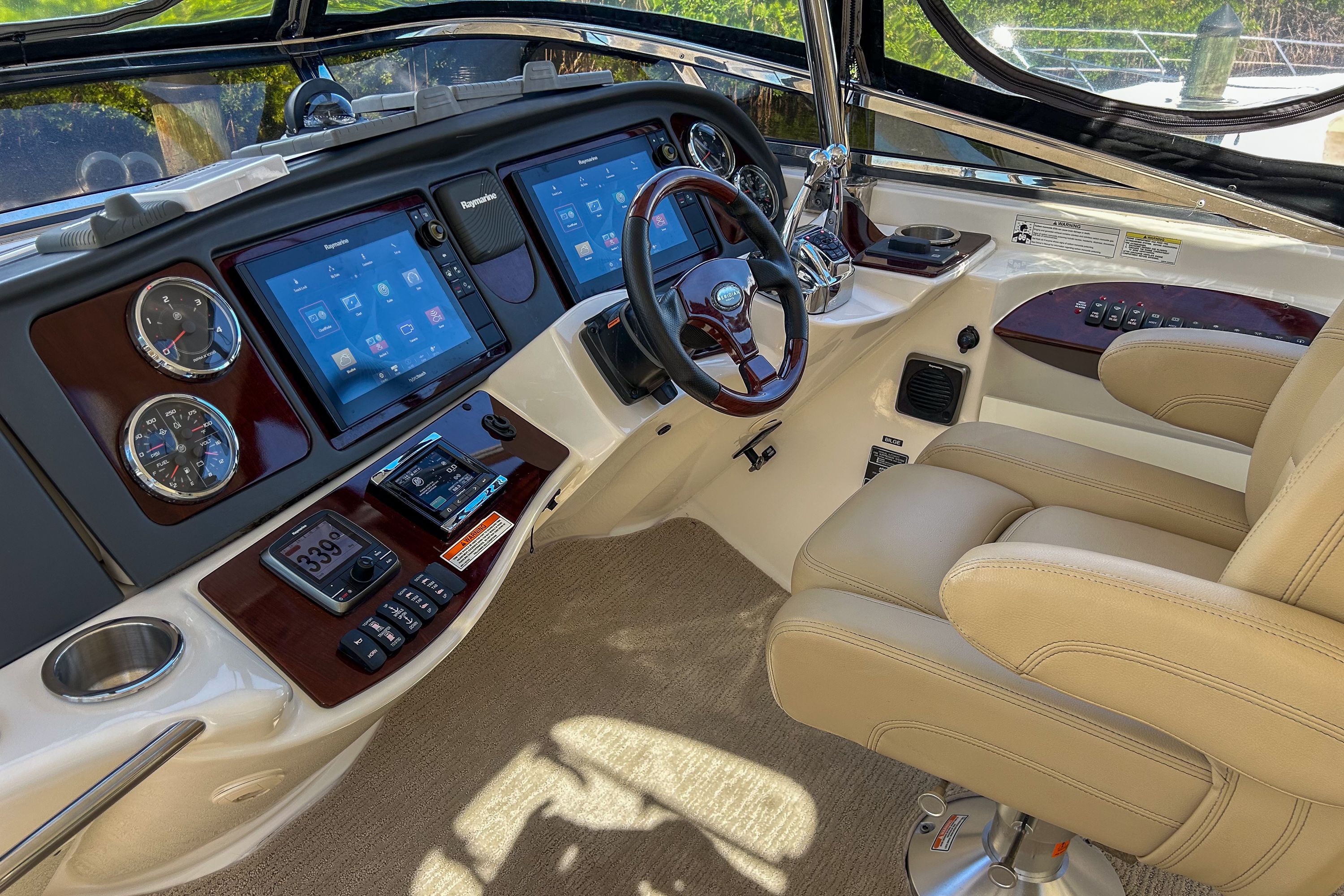 2015 Meridian 441 SEDAN BRIDGE Image Thumbnail #14