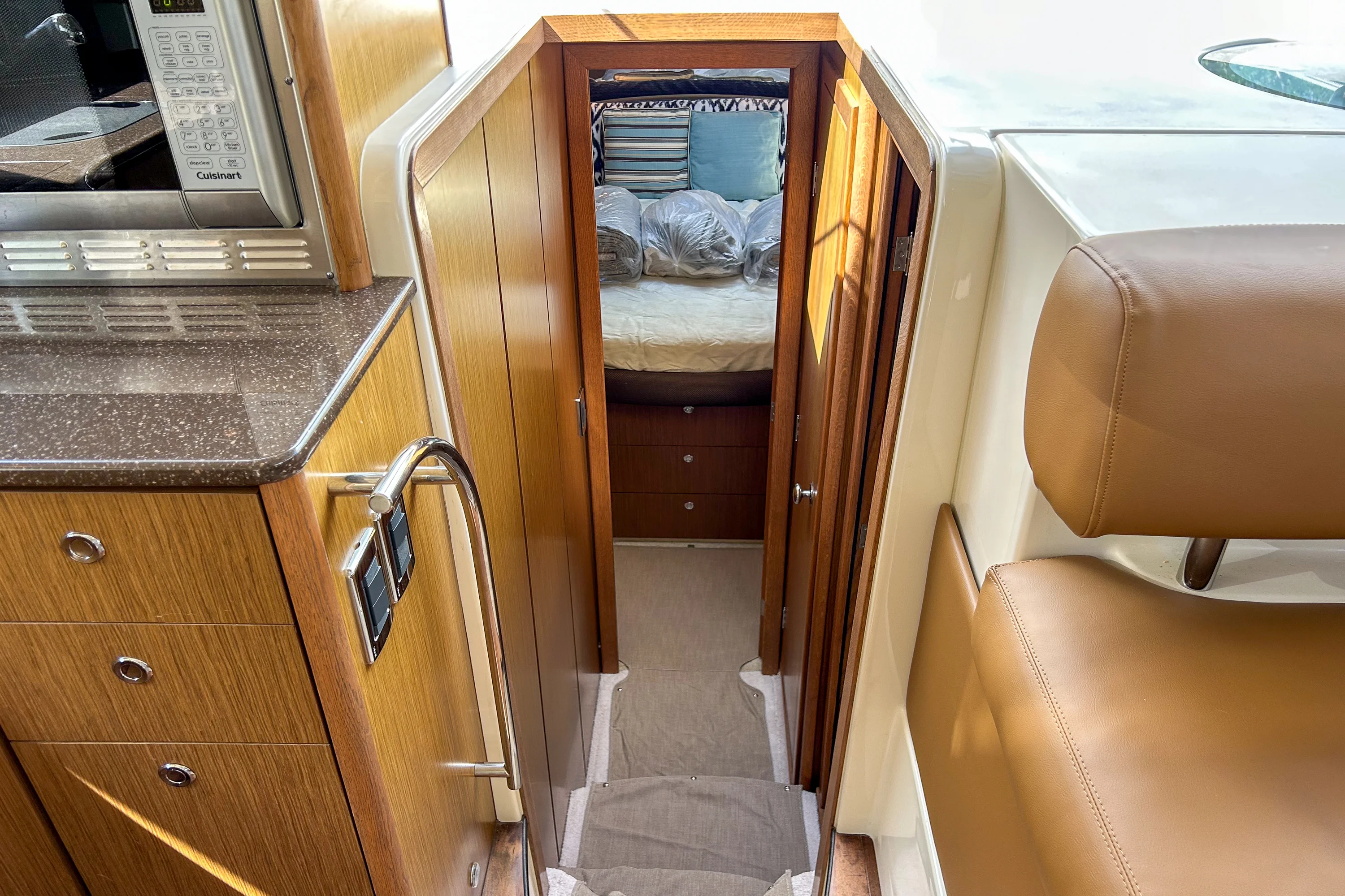 2015 Meridian 441 SEDAN BRIDGE Image Thumbnail #37
