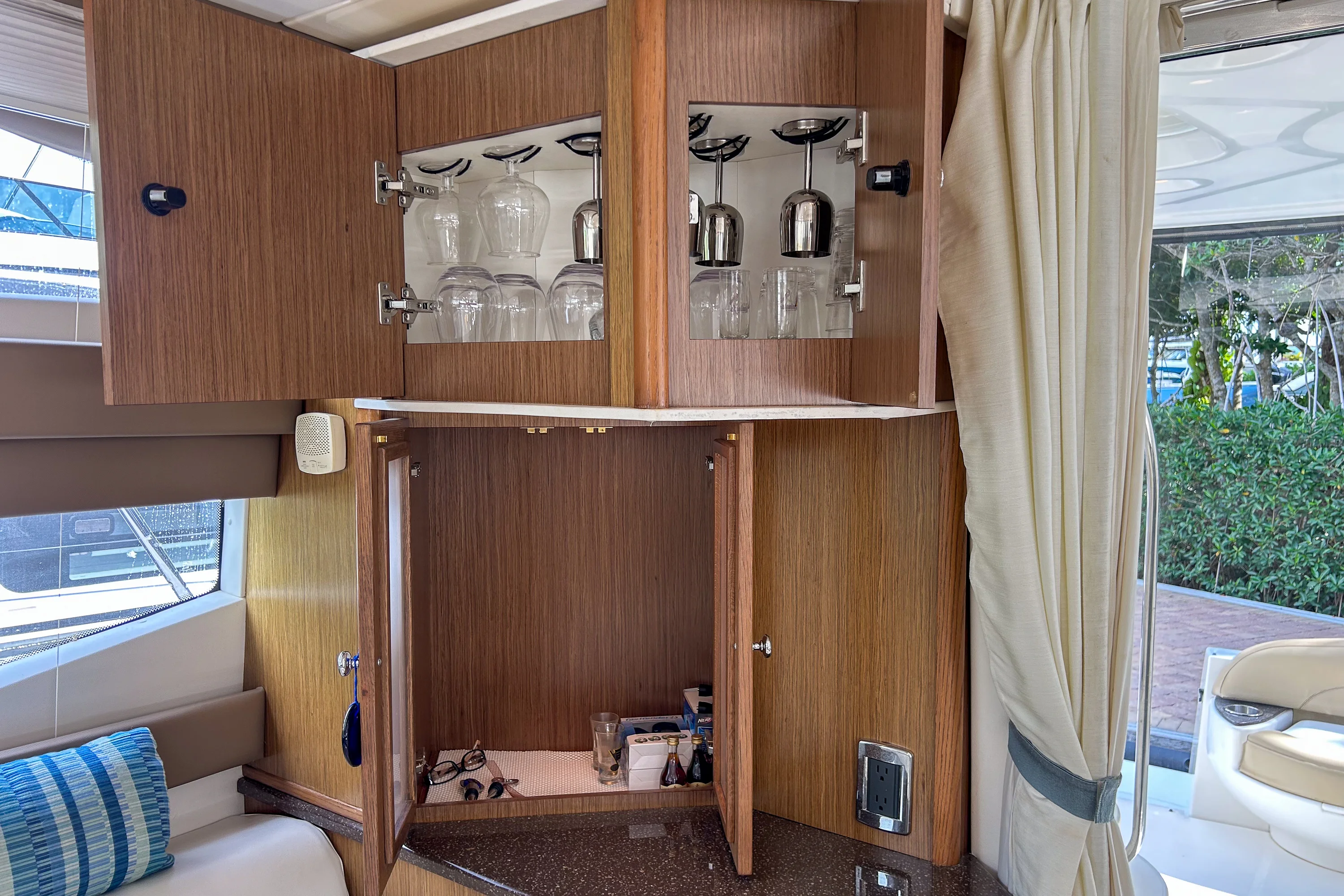 2015 Meridian 441 SEDAN BRIDGE Image Thumbnail #55