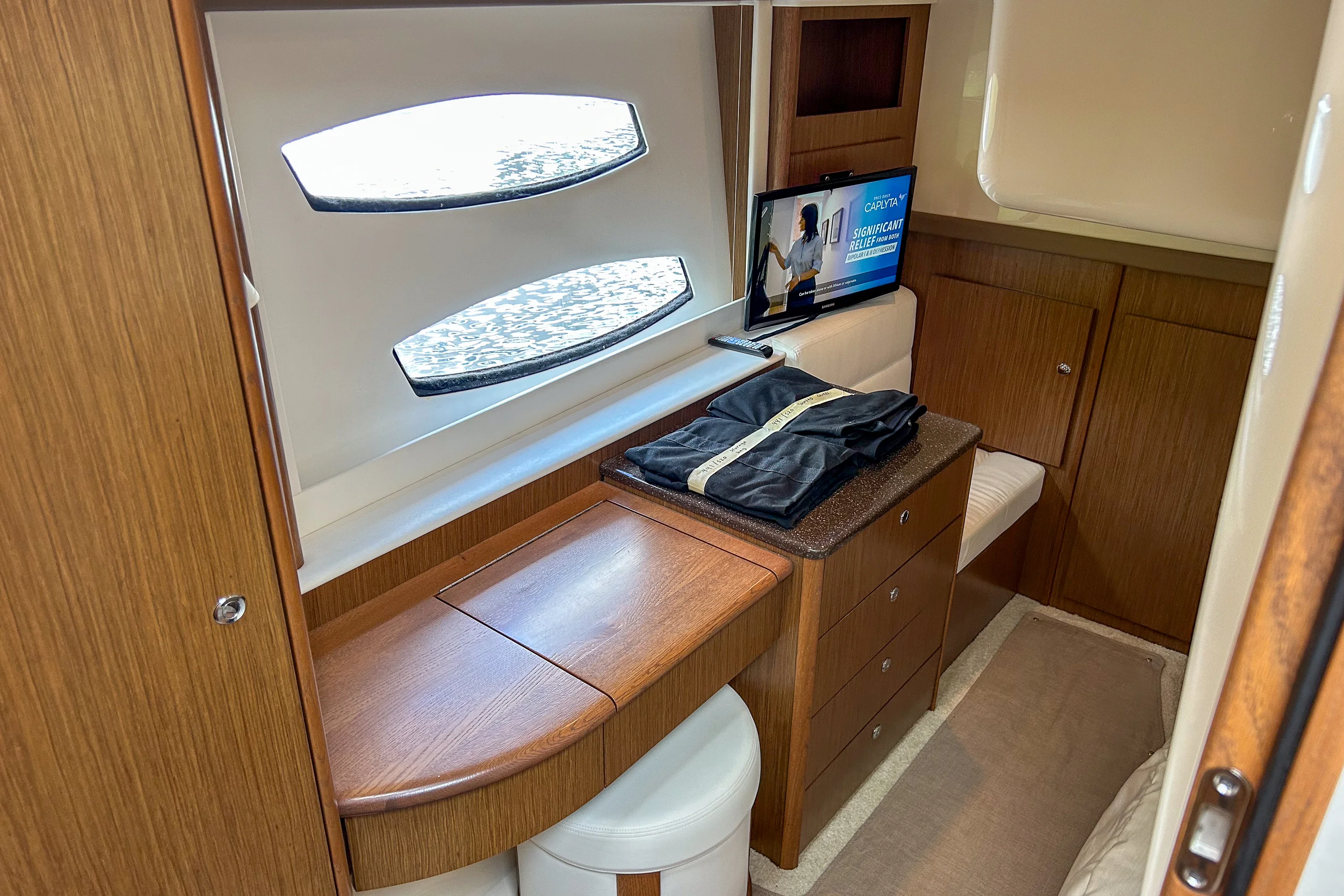 2015 Meridian 441 SEDAN BRIDGE Image Thumbnail #38