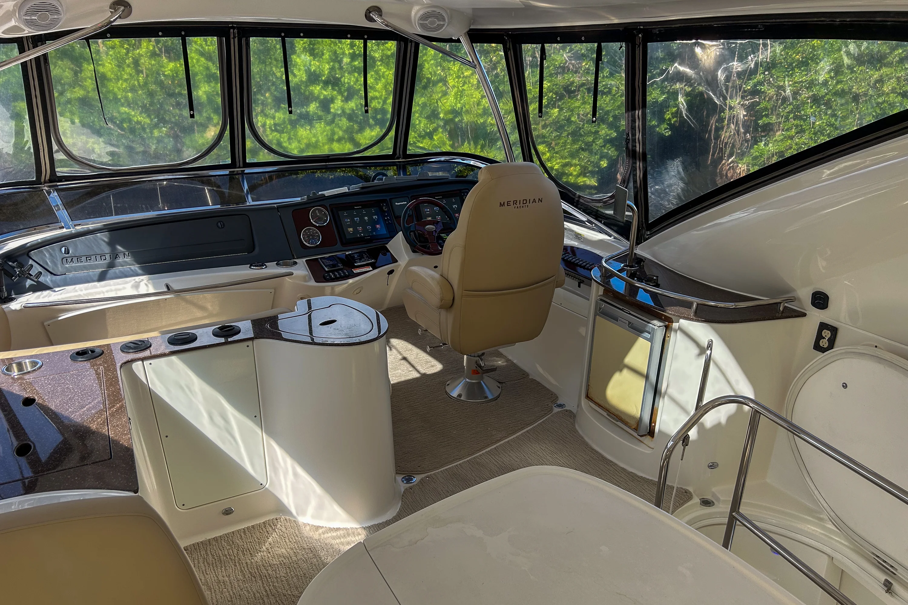 2015 Meridian 441 SEDAN BRIDGE Image Thumbnail #11