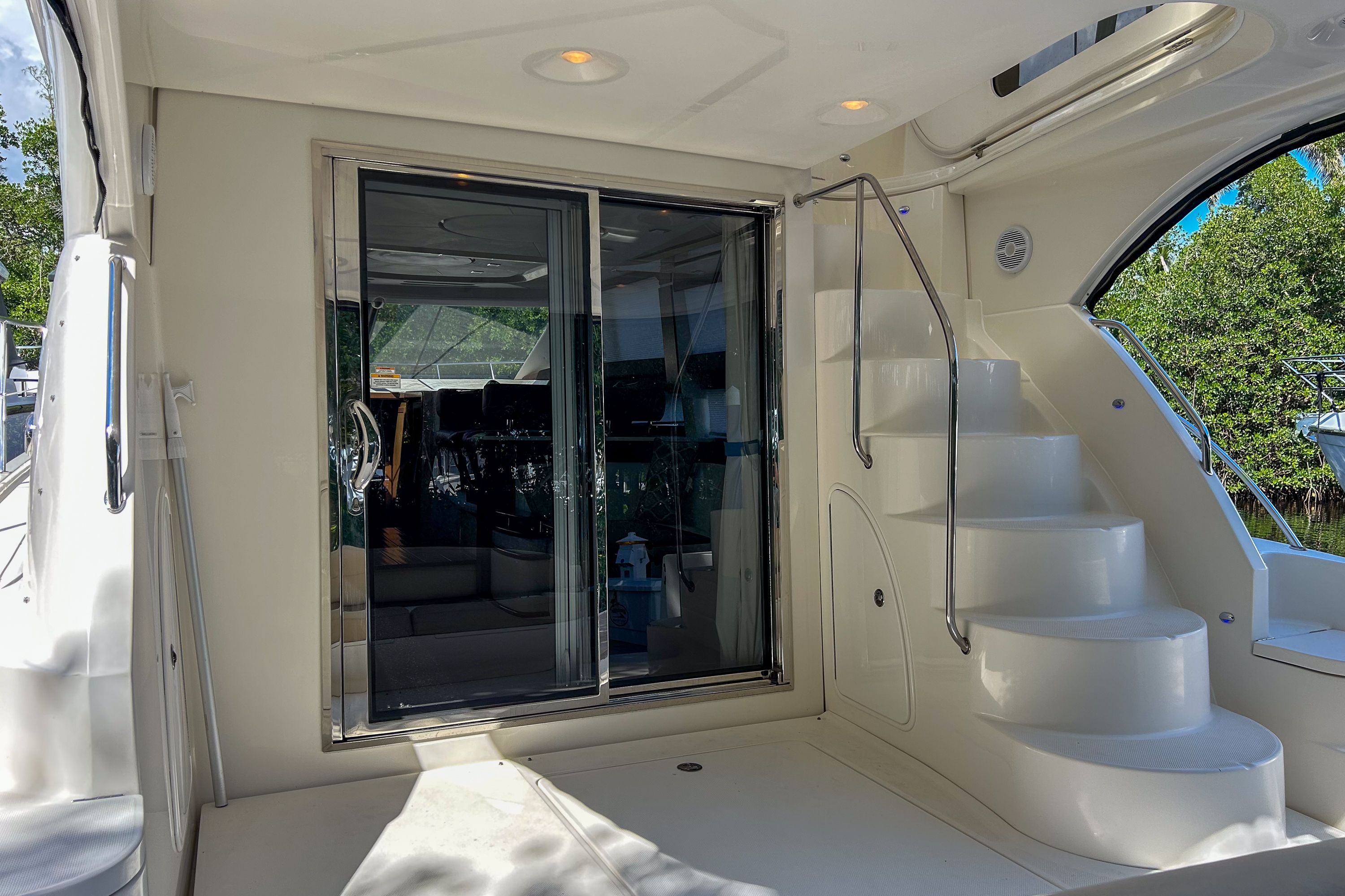 2015 Meridian 441 SEDAN BRIDGE Image Thumbnail #8