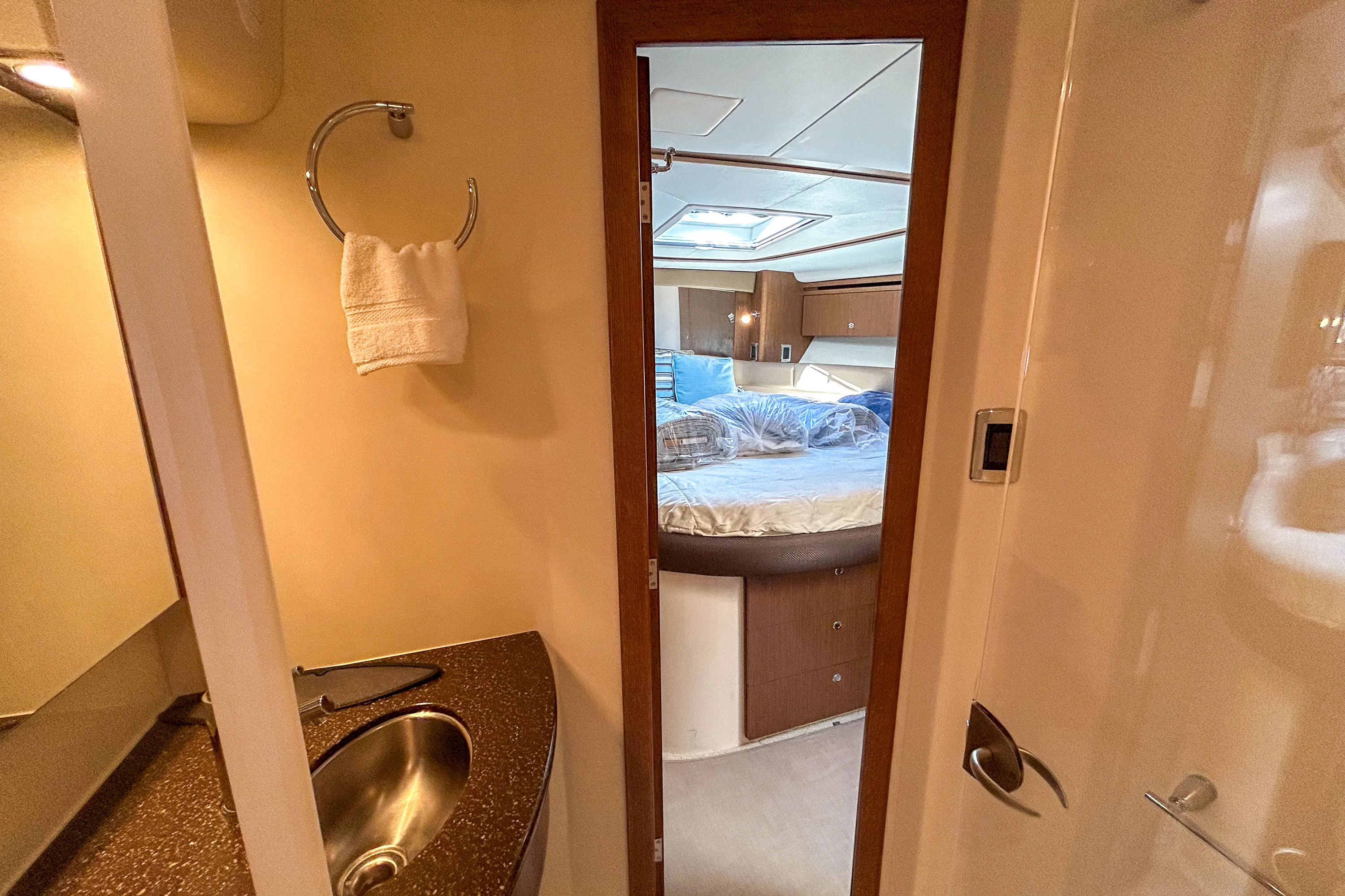 2015 Meridian 441 SEDAN BRIDGE Image Thumbnail #54