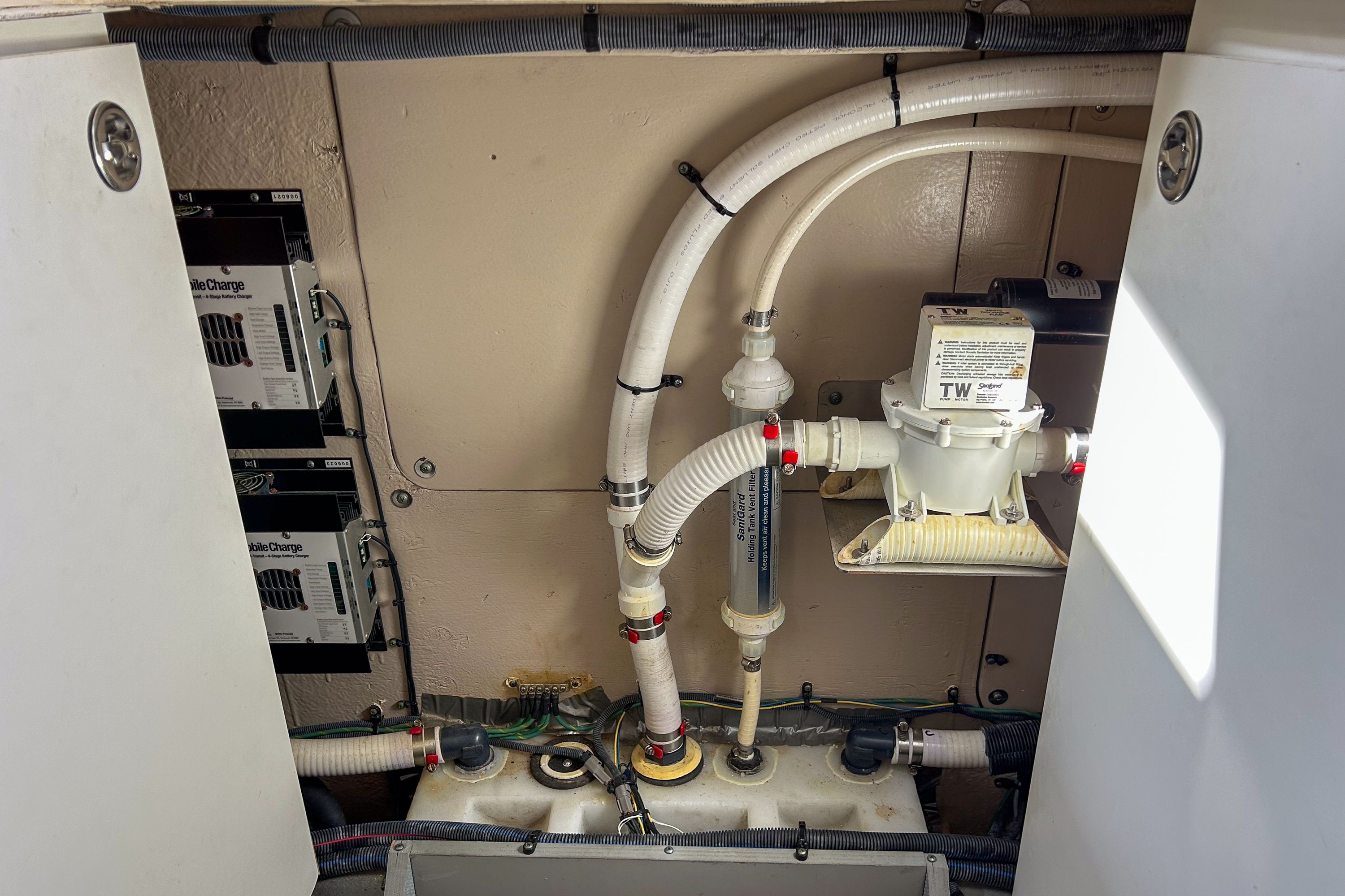 2015 Meridian 441 SEDAN BRIDGE Image Thumbnail #59